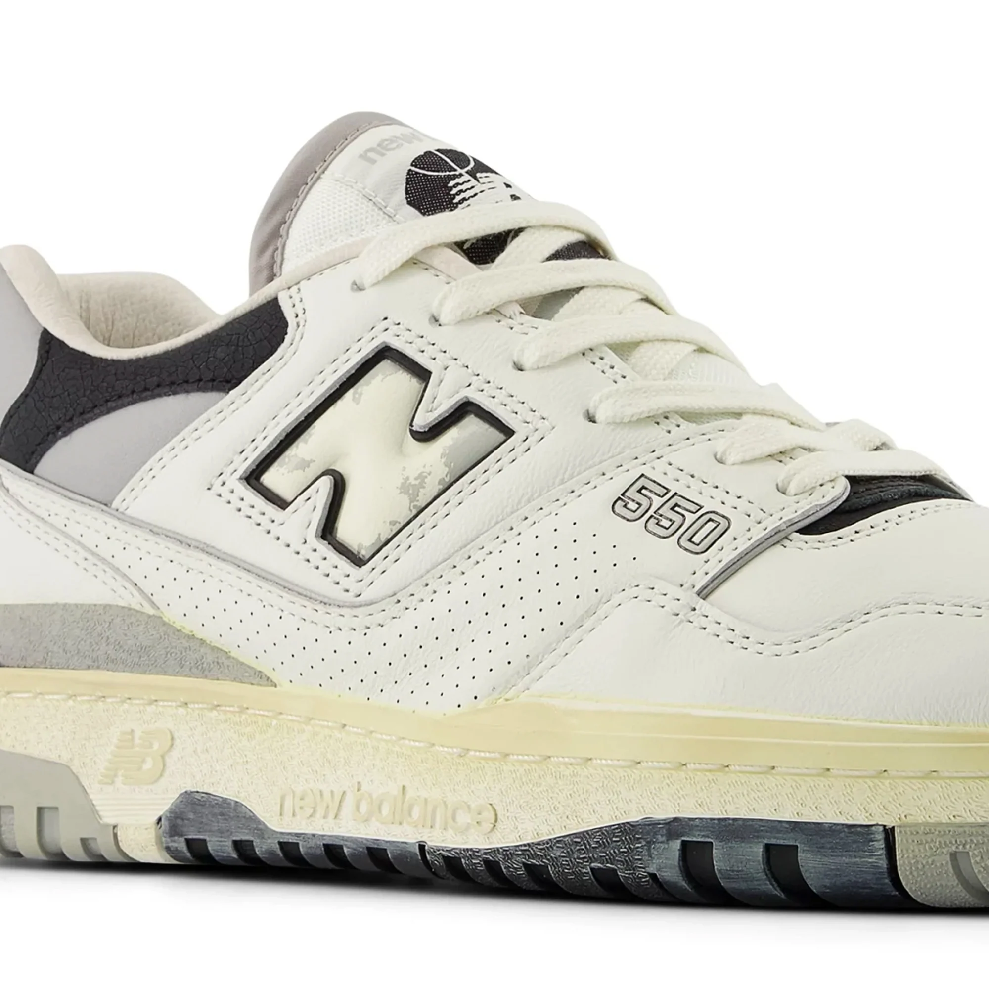 New Balance 550 Shoes - Image 4