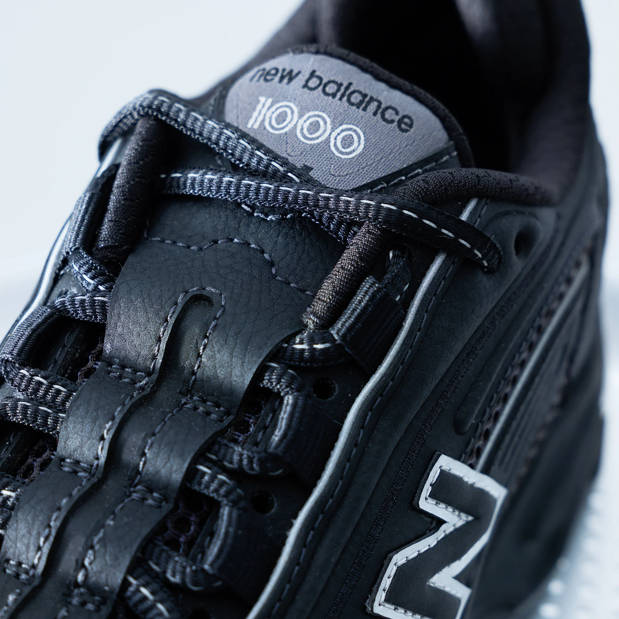 New Balance Mens 1000 Shoes - Image 4