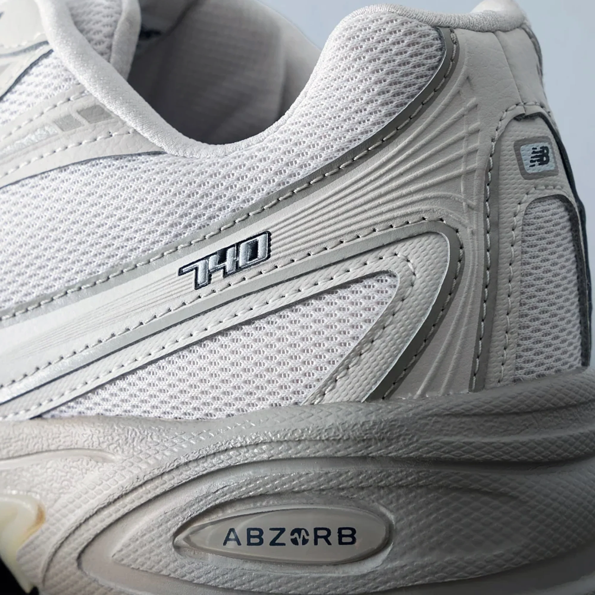 New Balance Mens 740 Shoes - Image 4