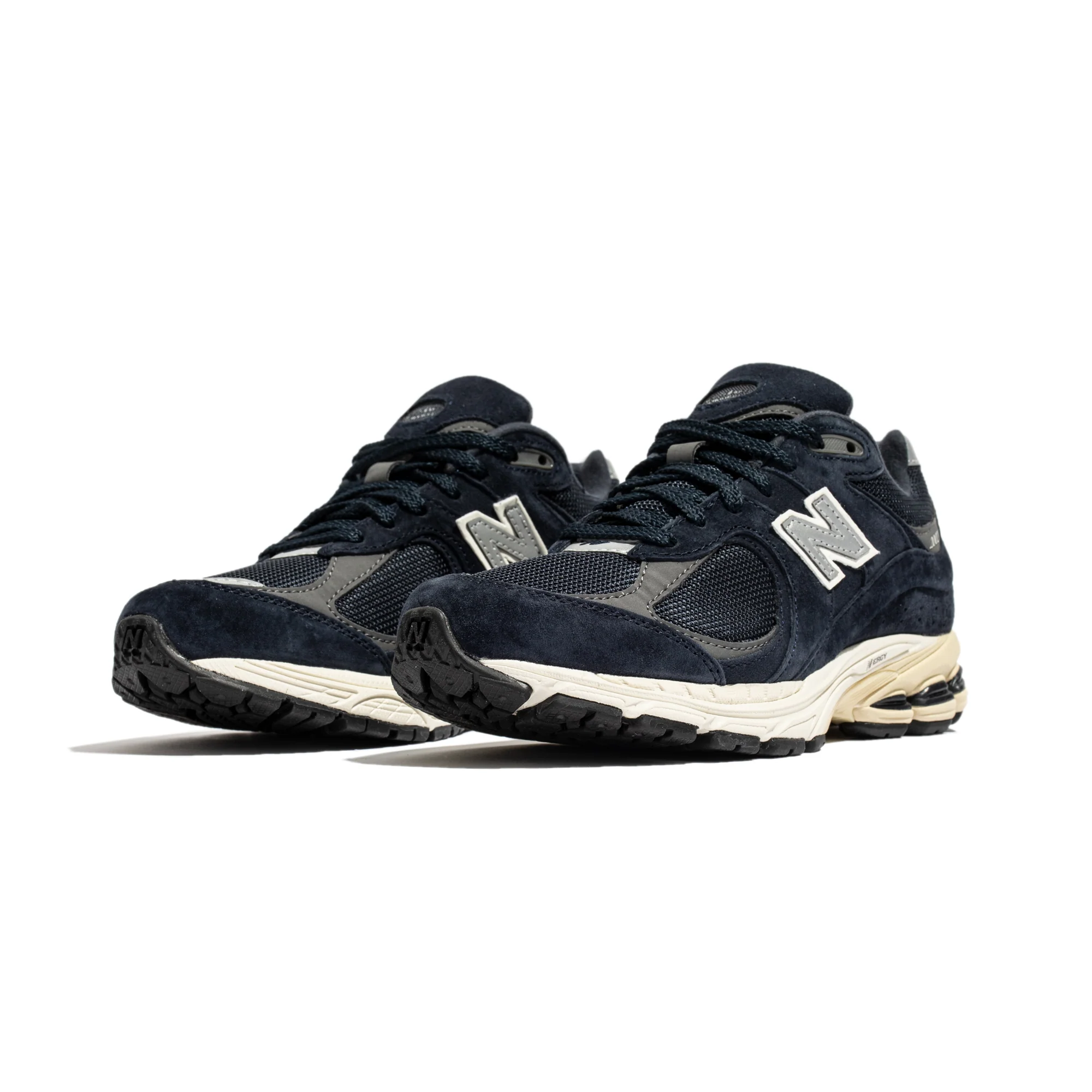 New Balance Mens 2002R Shoes - Image 2