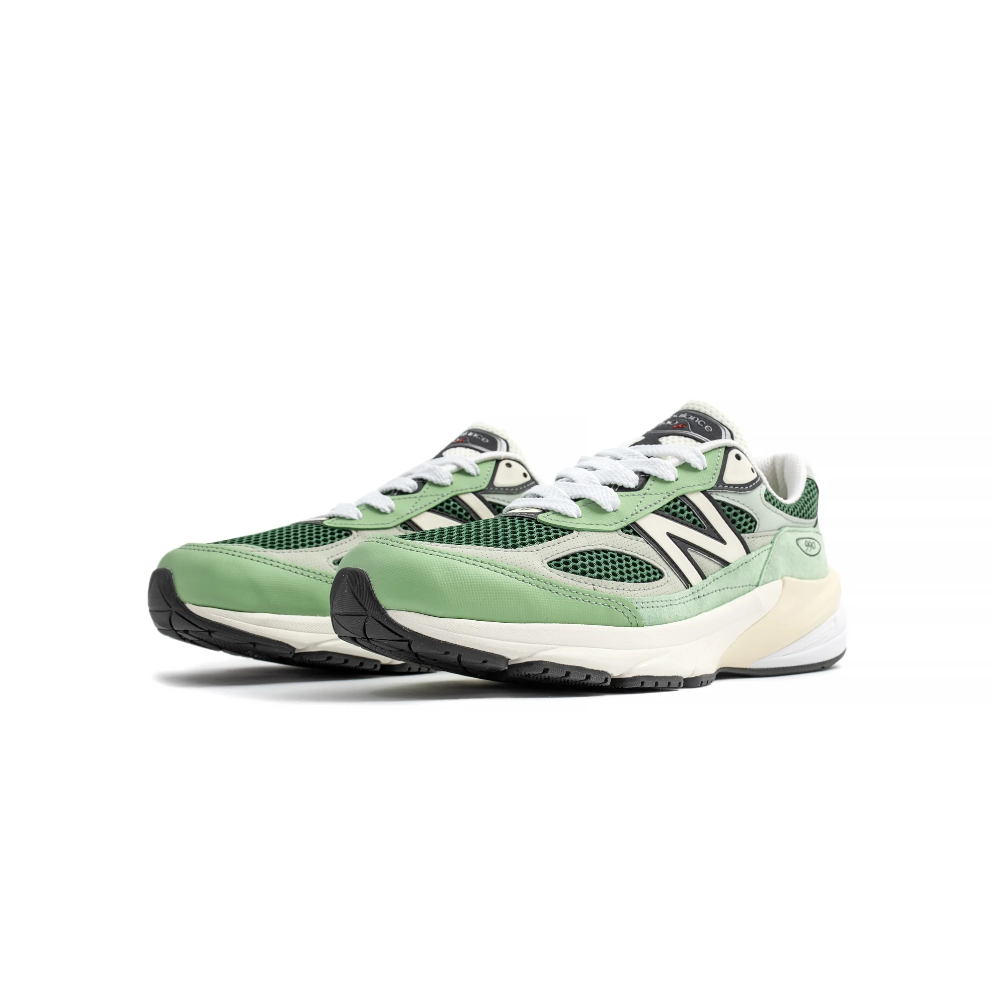 New Balance Mens Made in USA 990v6 Shoes - Image 2