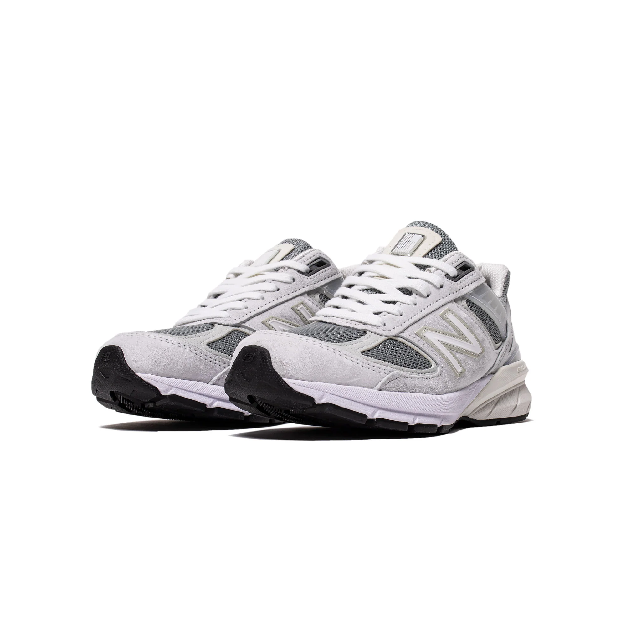 New Balance Women's 990 in Course - Image 2