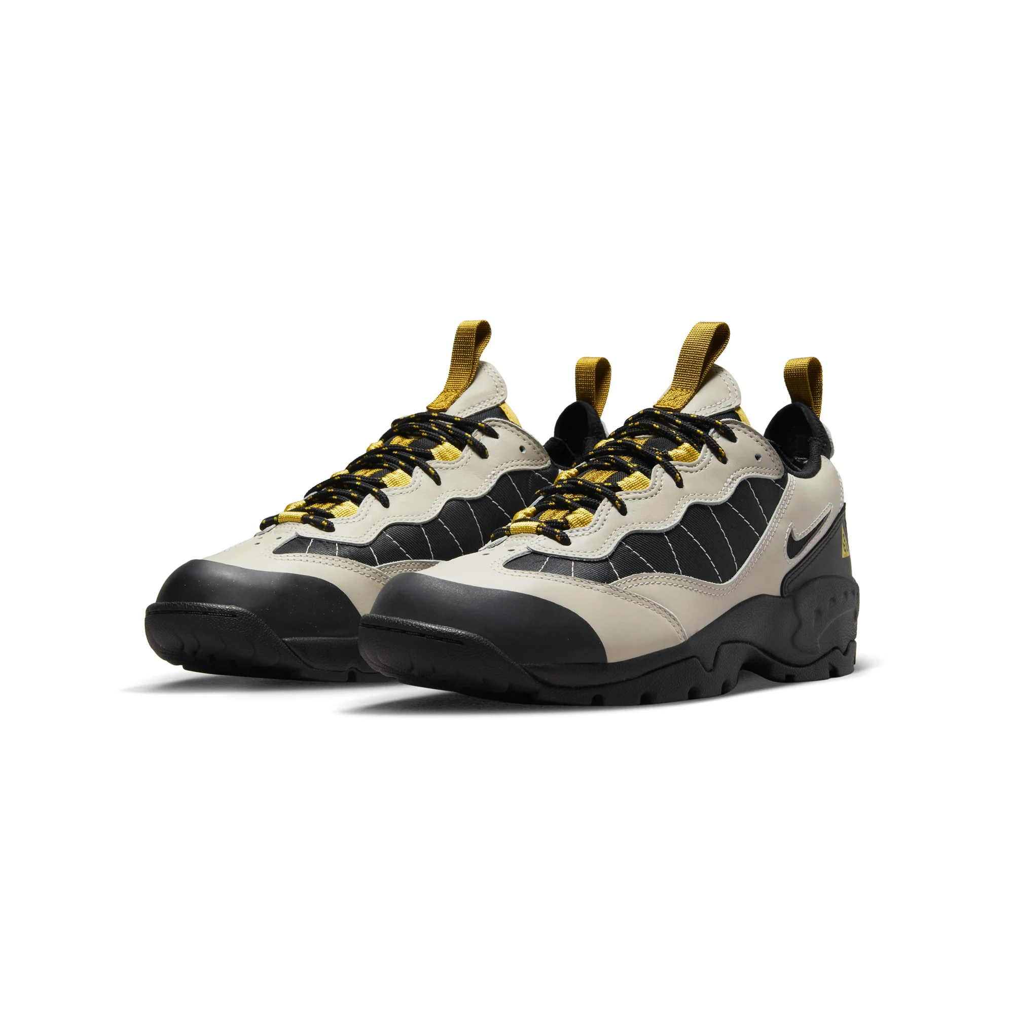 Nike ACG Mens Air Mada Shoes - Image 2