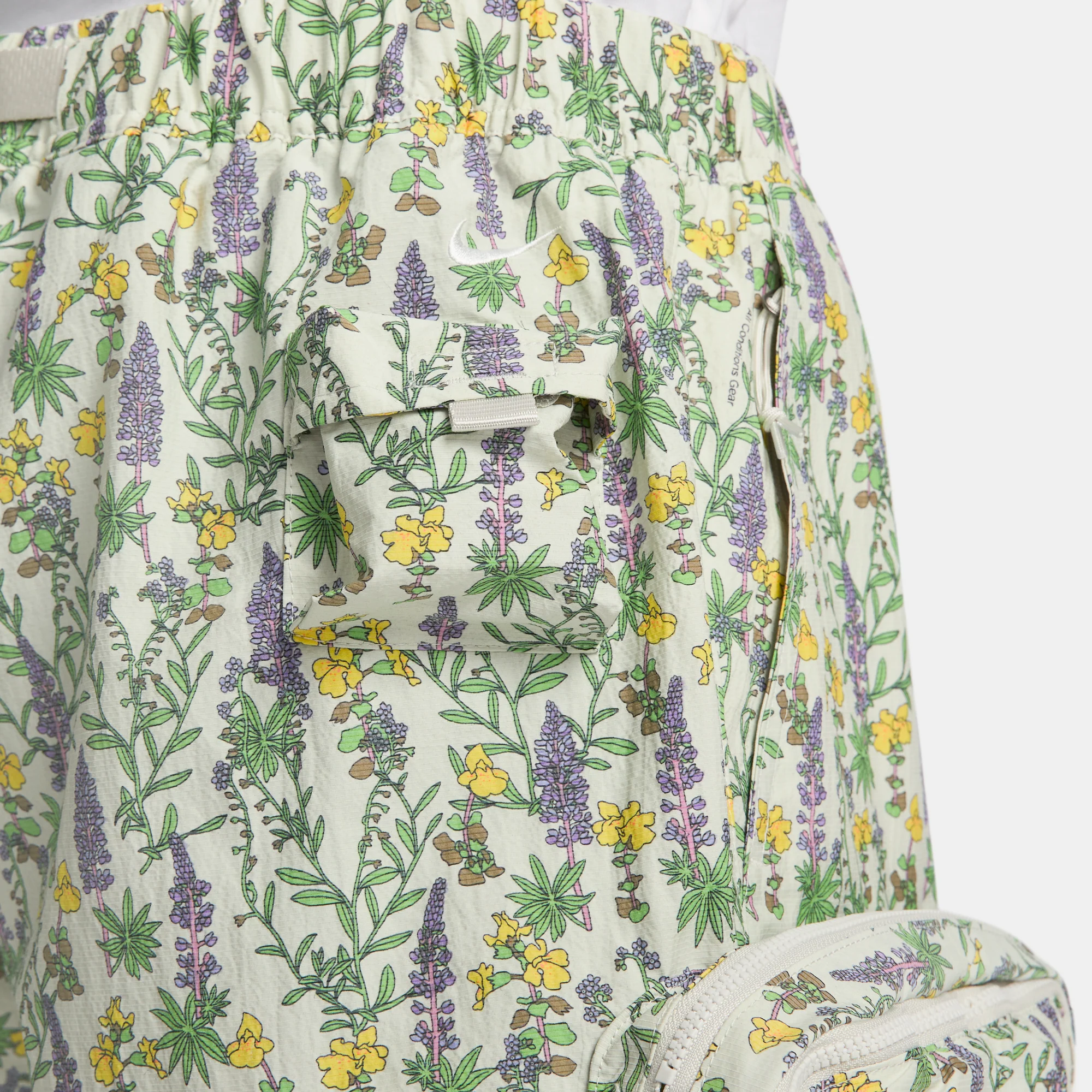 Nike ACG Mens 'Snowgrass' Cargo Shorts - Image 4