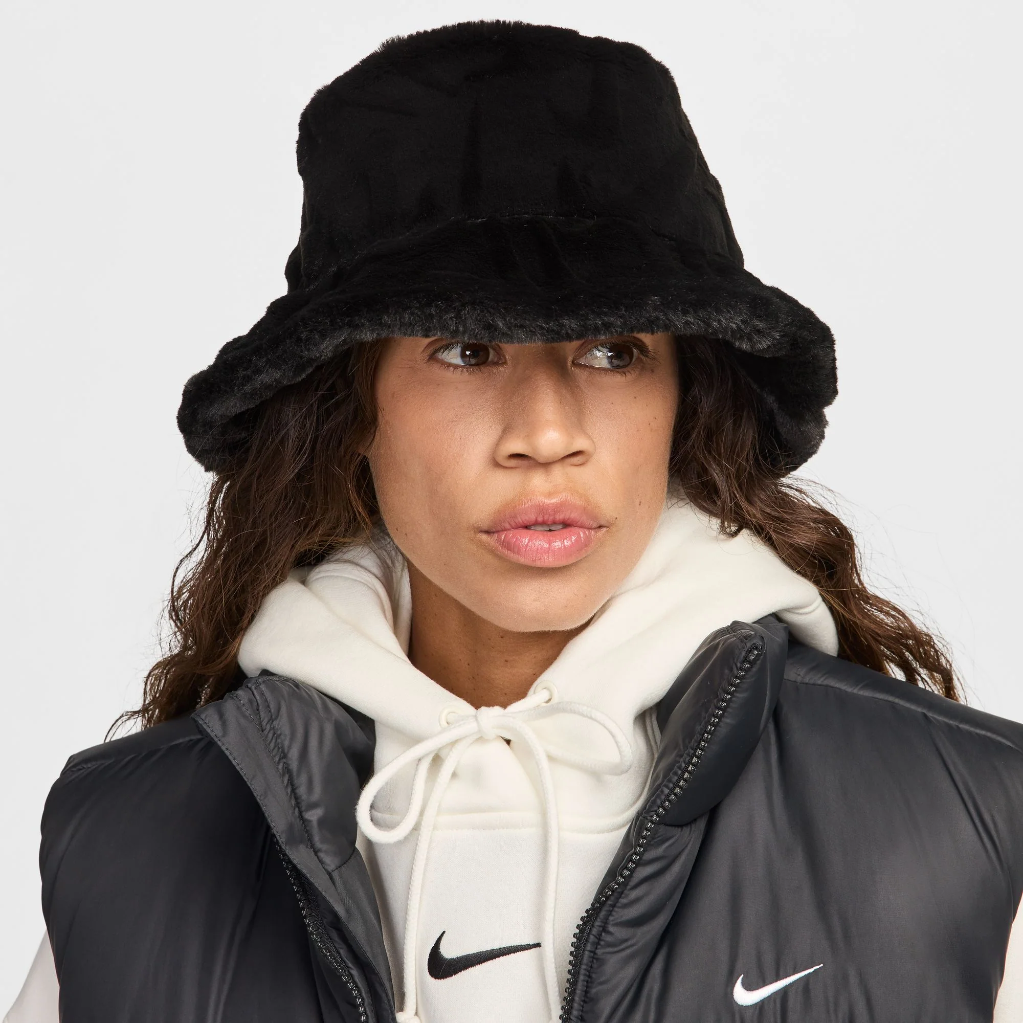 Nike Apex Faux Fur Bucket Hat - Image 2