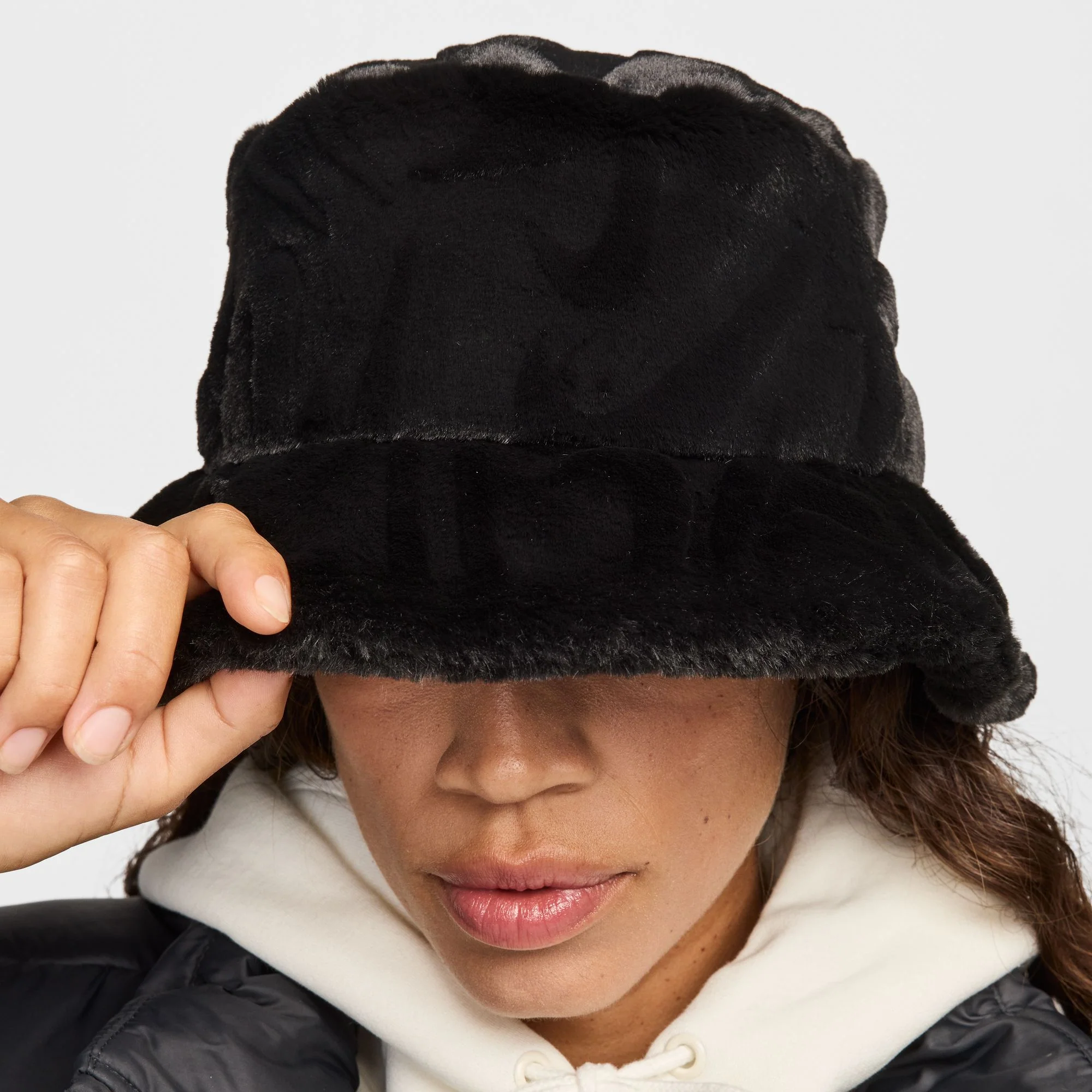 Nike Apex Faux Fur Bucket Hat - Image 4