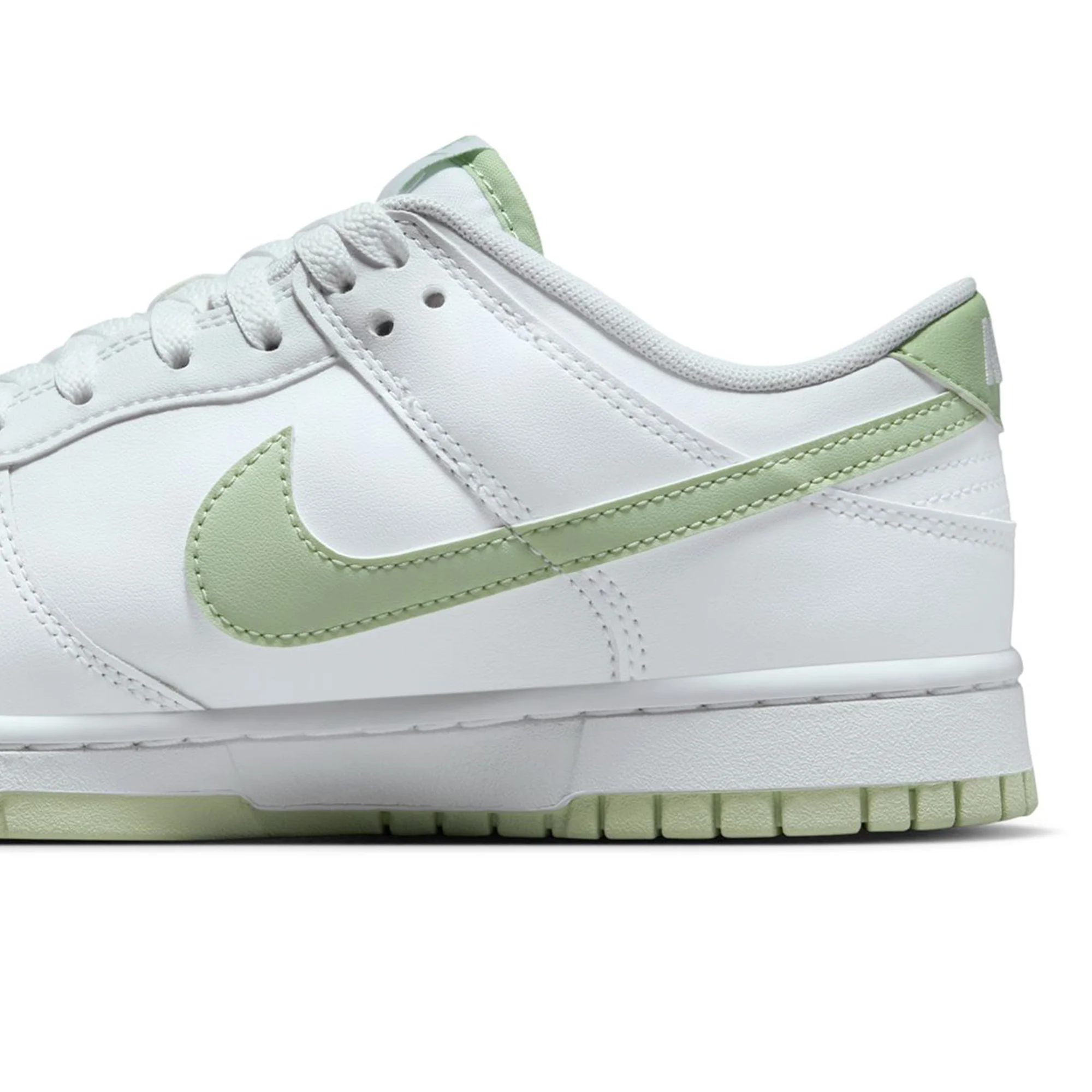 Nike Dunk Low Retro Shoes - Image 4