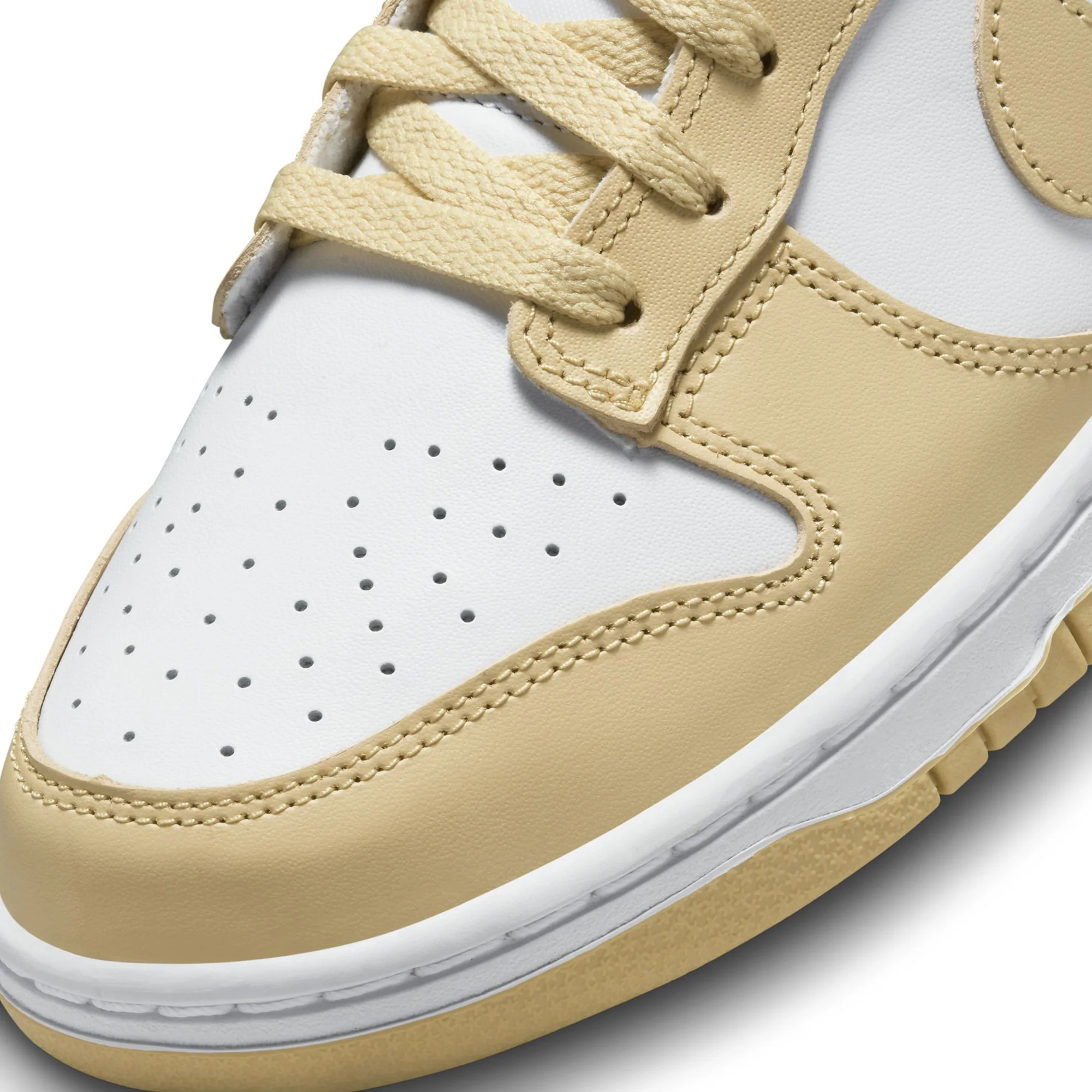 Nike Dunk Low Retro Shoes - Image 4