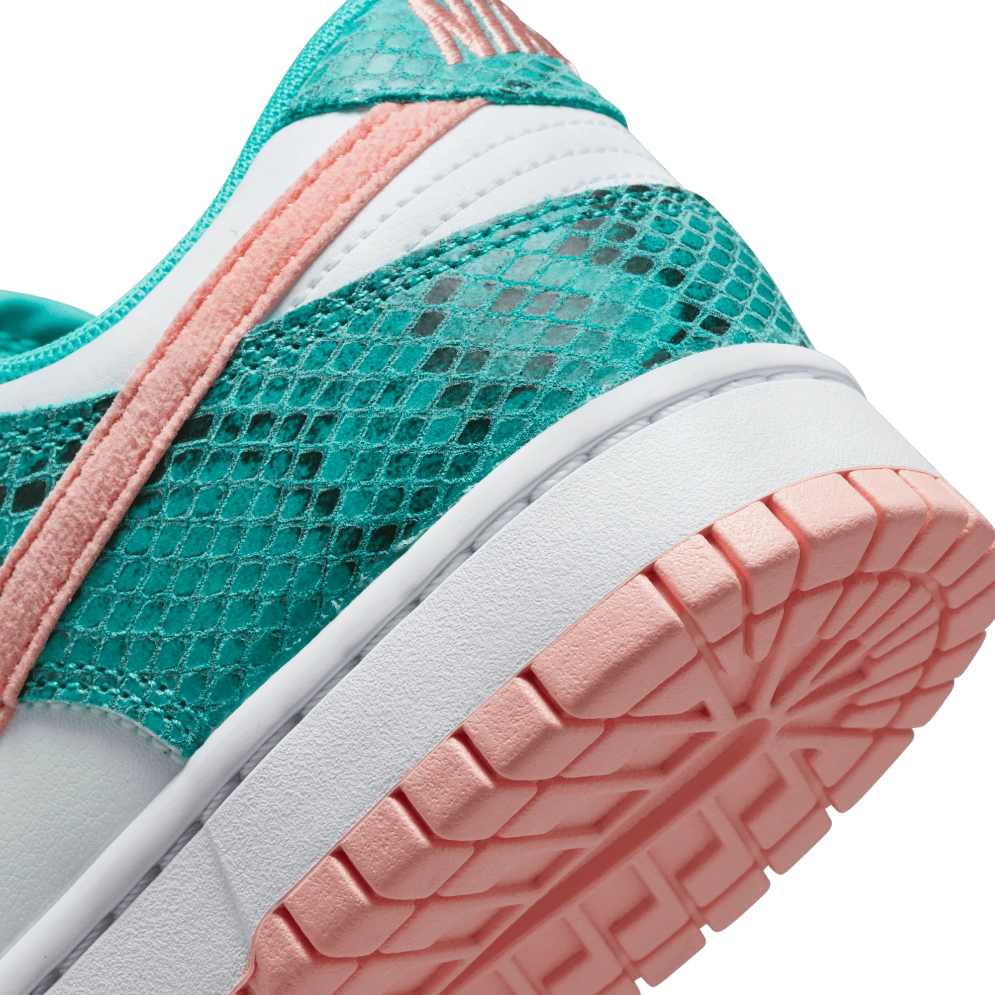 Nike Dunk Low Shoes - Image 4