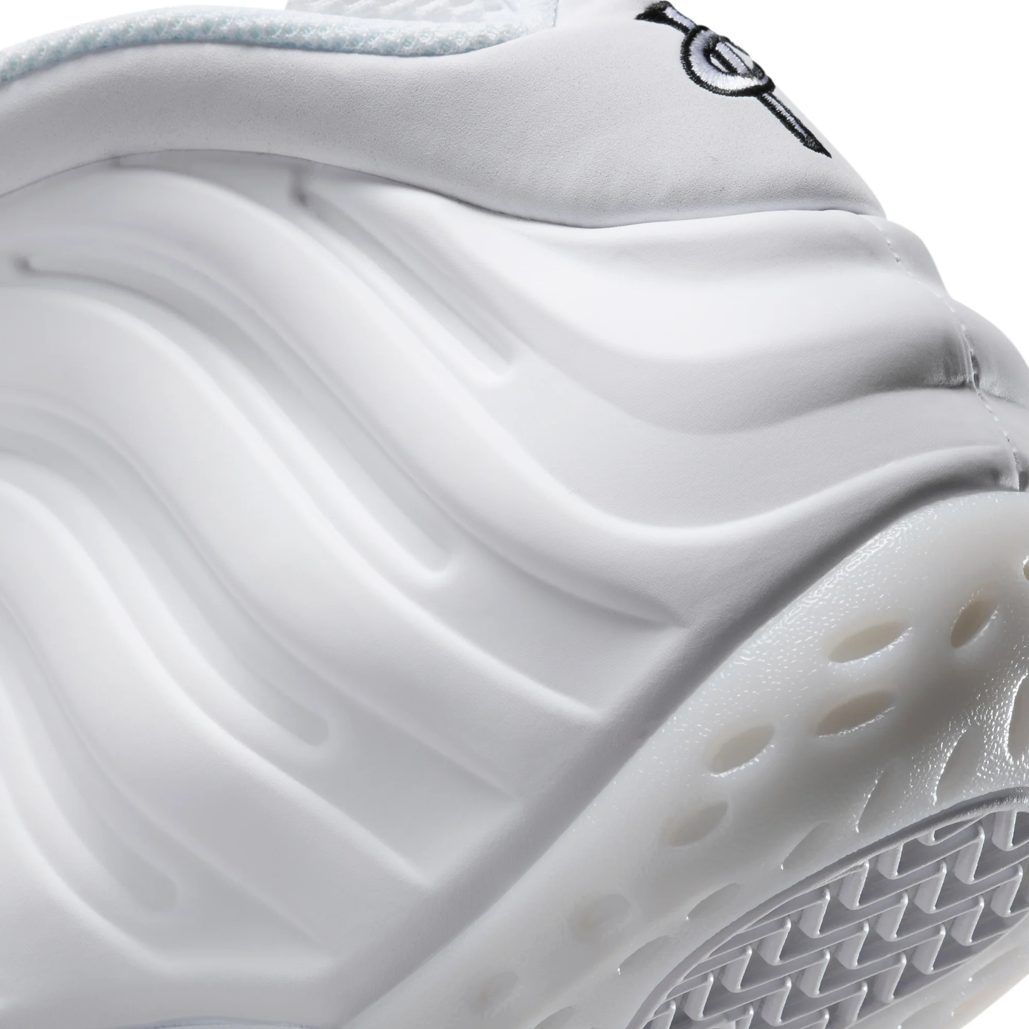 Nike Mens Air Foamposite One Shoes - Image 4