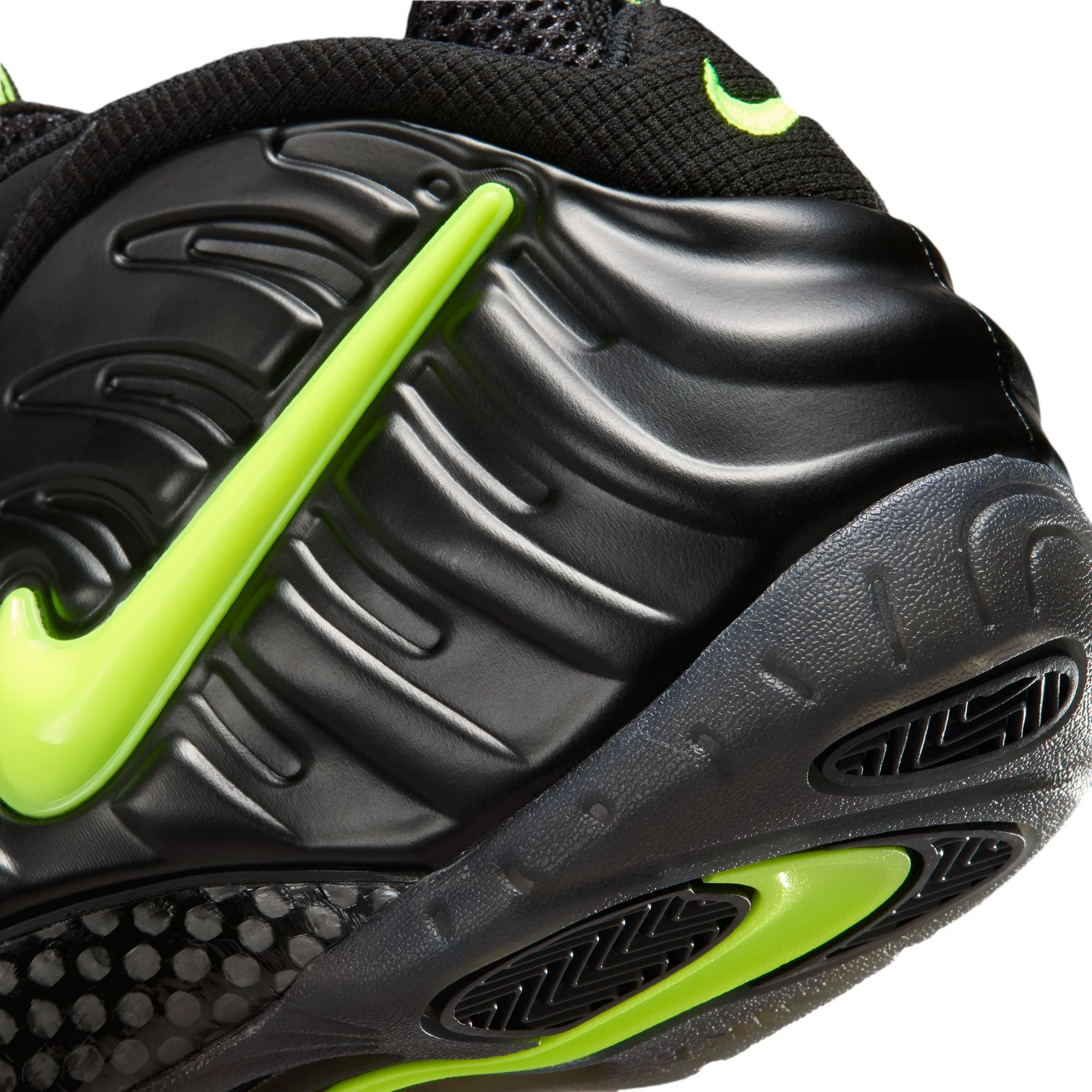 Nike Mens Air Foamposite Pro Shoes - Image 4