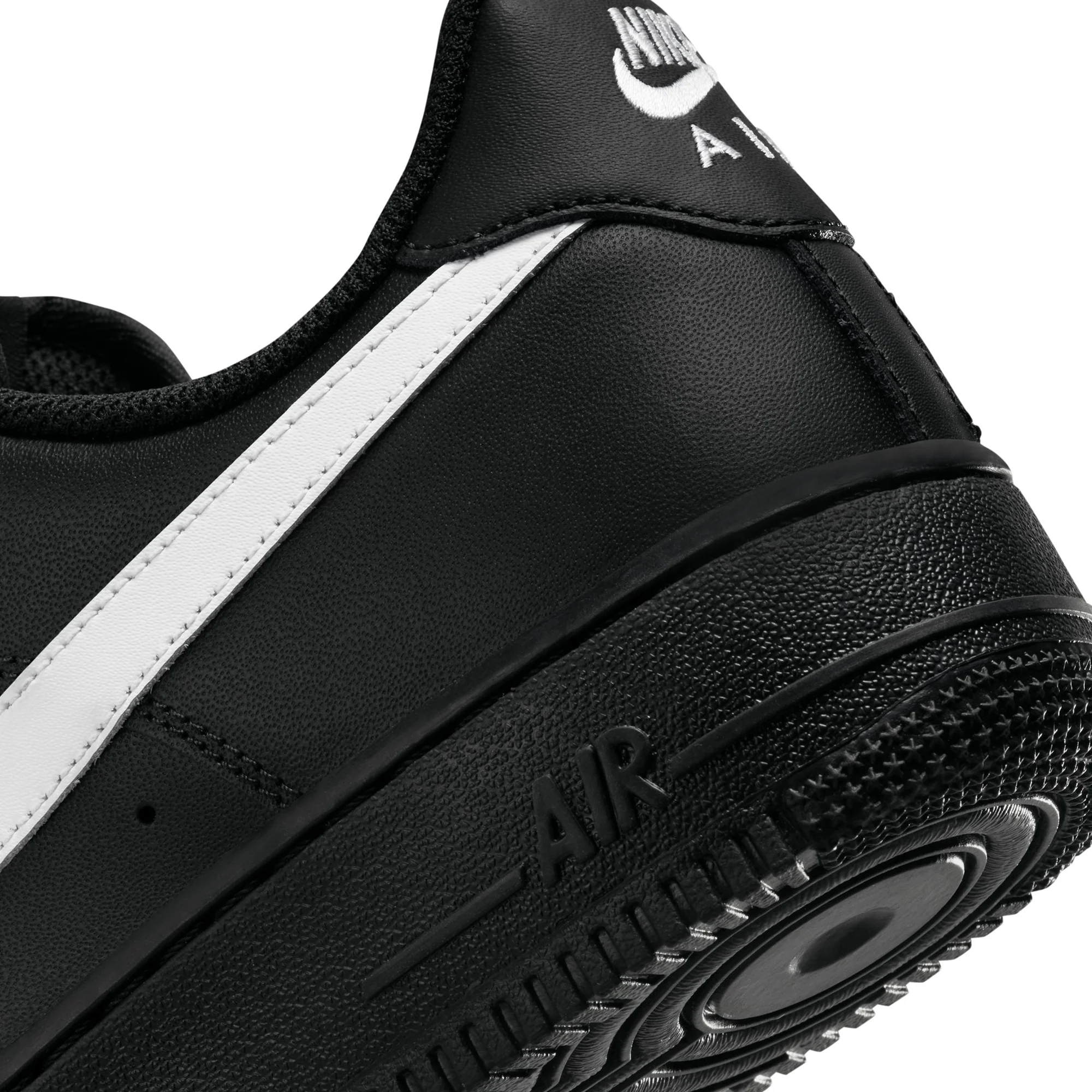 Nike Mens Air Force 1 '07 Shoes - Image 4