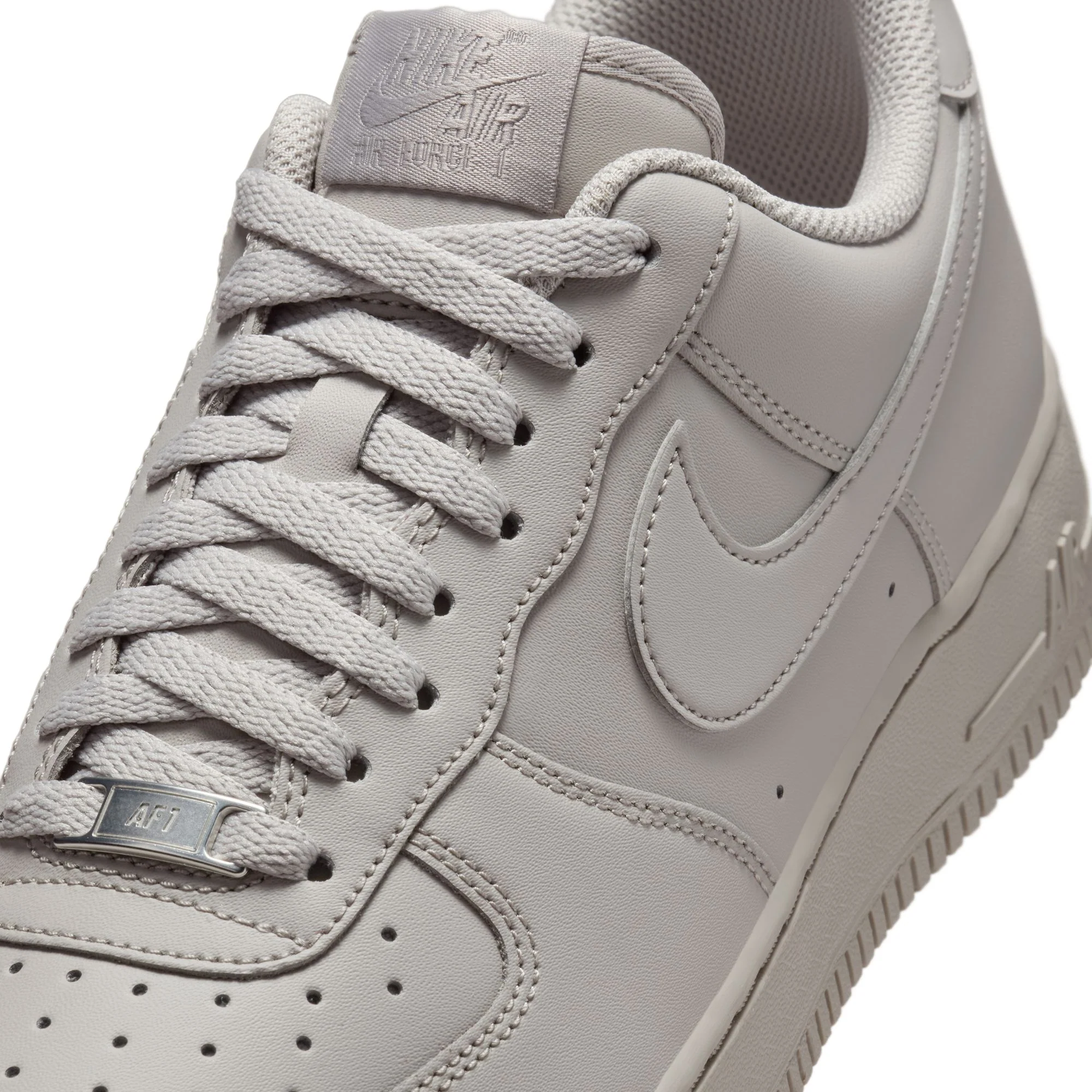 Nike Mens Air Force 1 '07 Shoes - Image 4