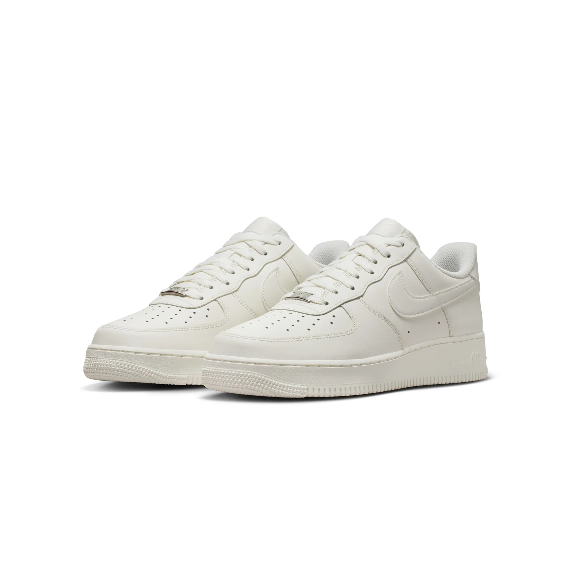 Nike Mens Air Force 1 '07 Shoes - Image 2