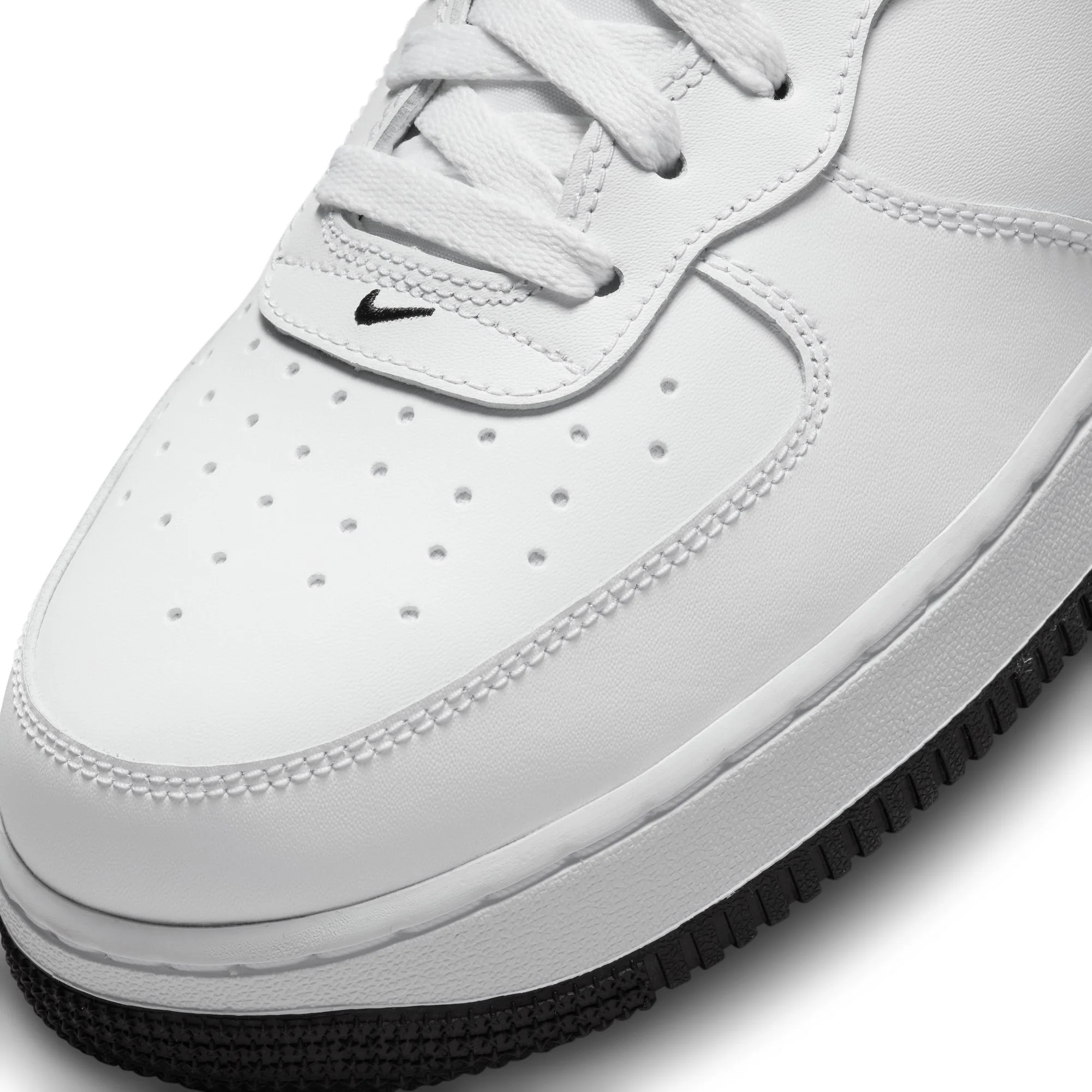 Nike Mens Air Force 1 Mid '07 Shoes - Image 3
