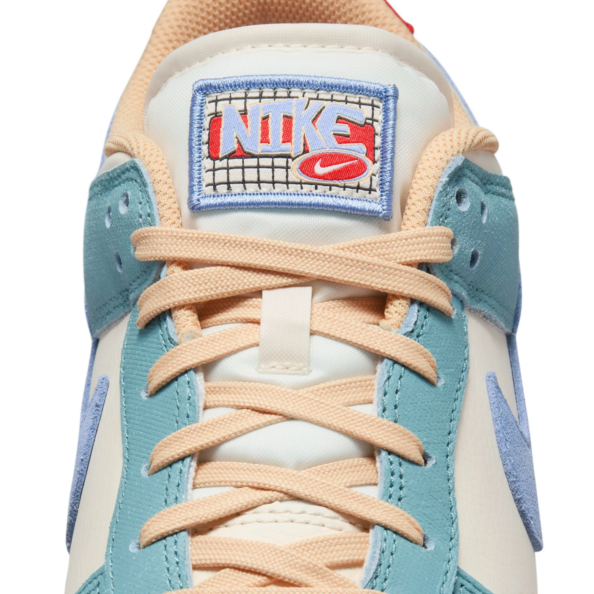 Nike Mens Dunk Low Premium Shoes - Image 4