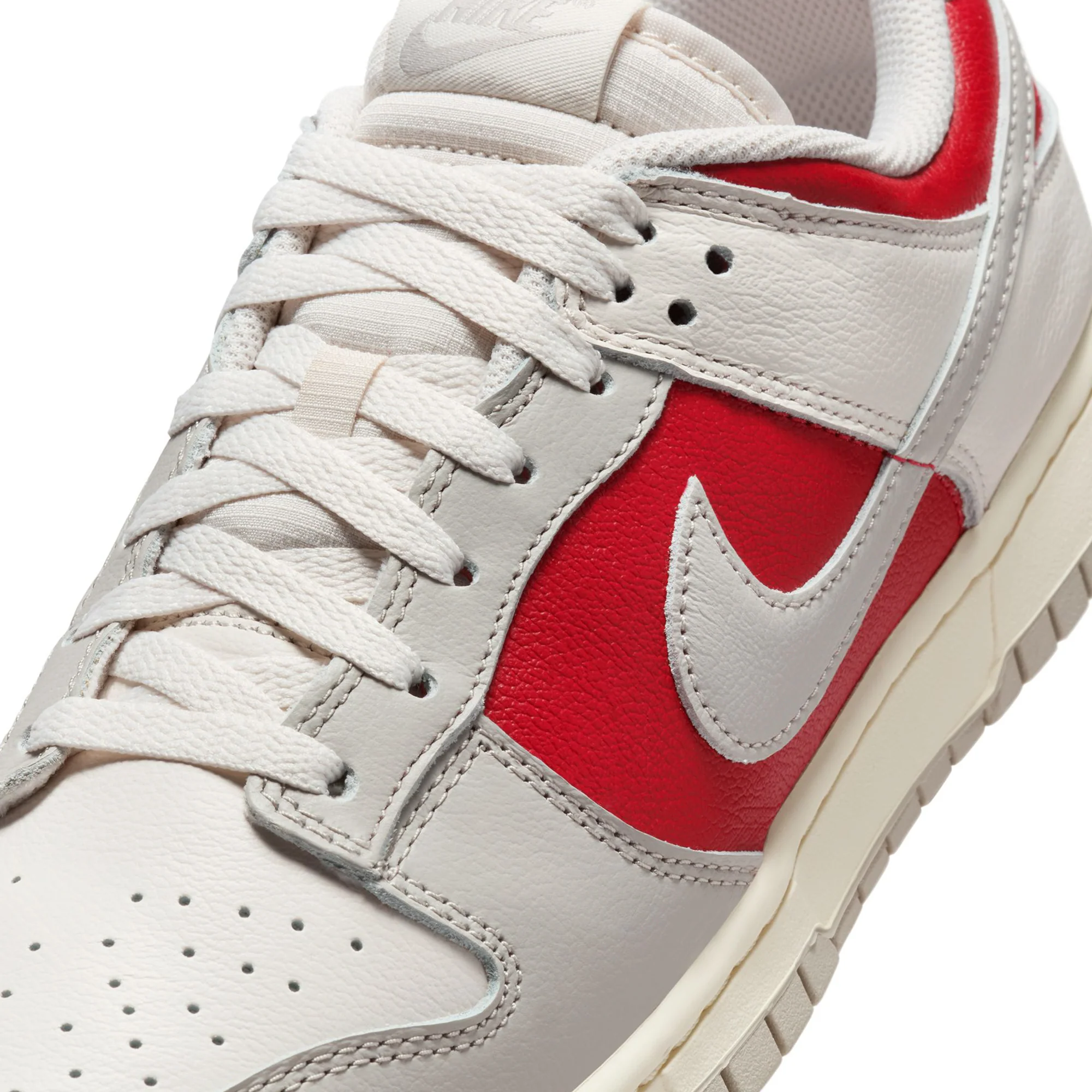 Nike Mens Dunk Low Retro Shoes - Image 4