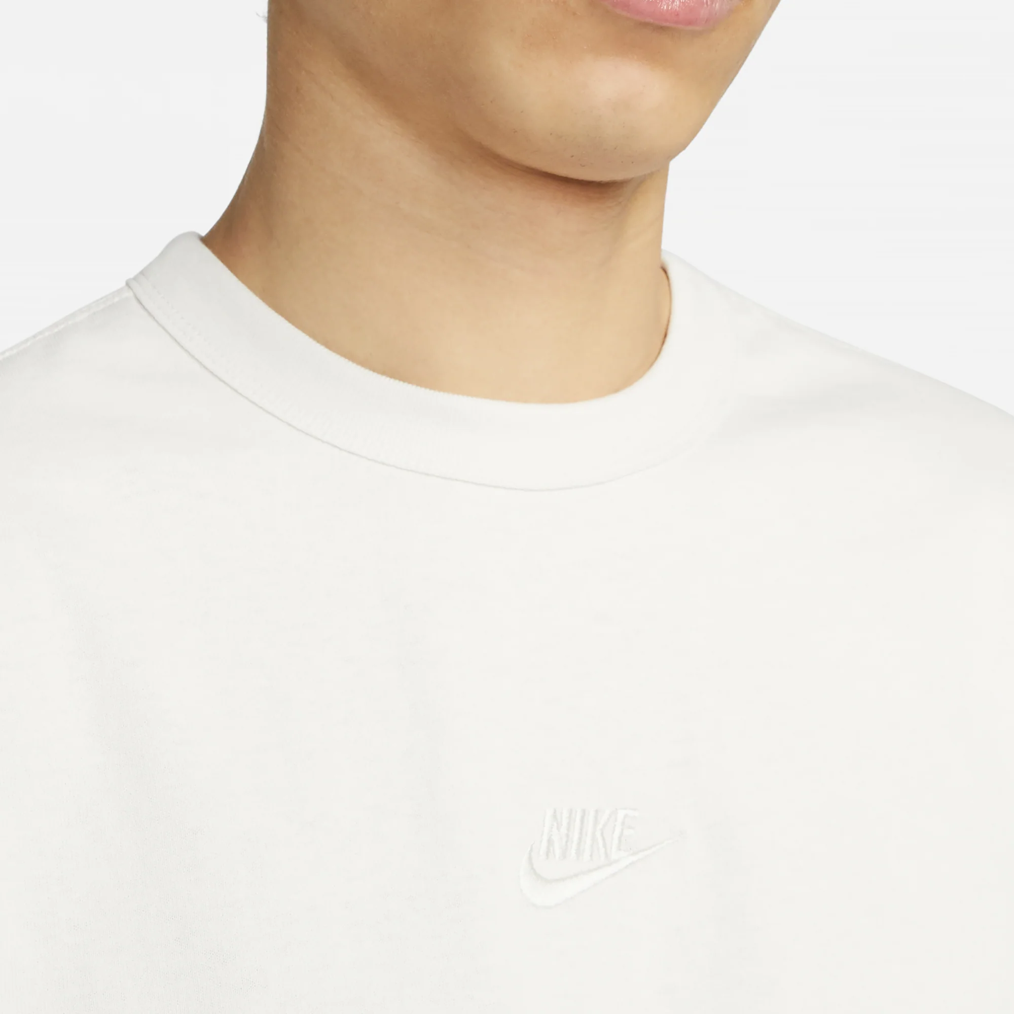 Nike Mens Sportswear Premium Essentials SS Tee - Image 2
