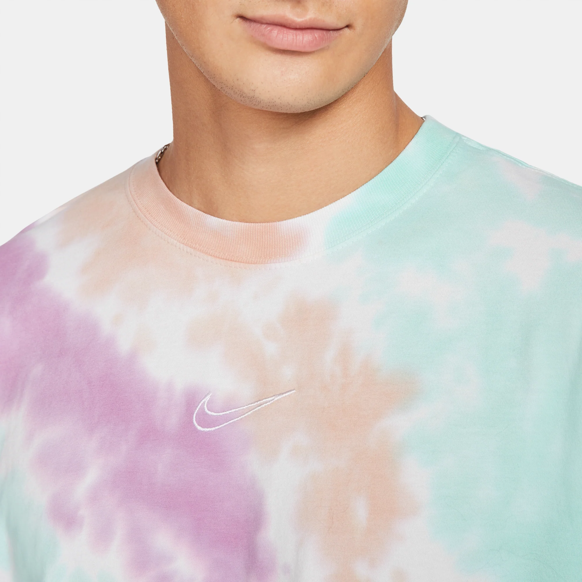 Nike Mens Sportswear Tee - Image 4