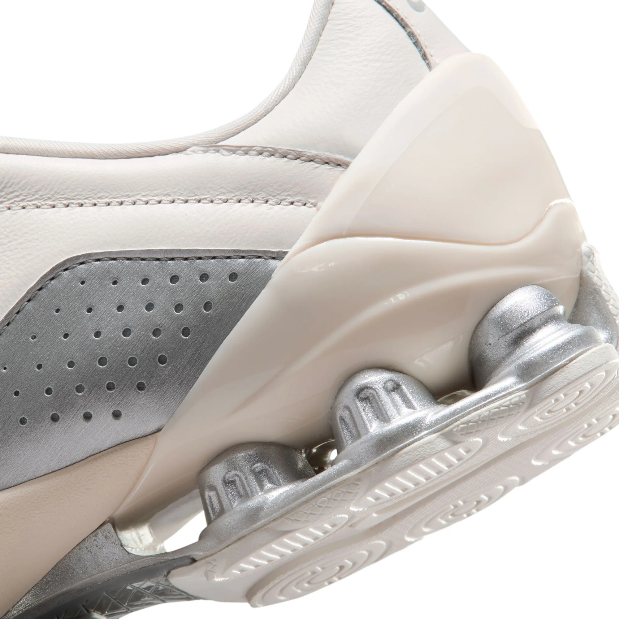 Nike Womens Total 90 Shox Magia Shoes - Image 4