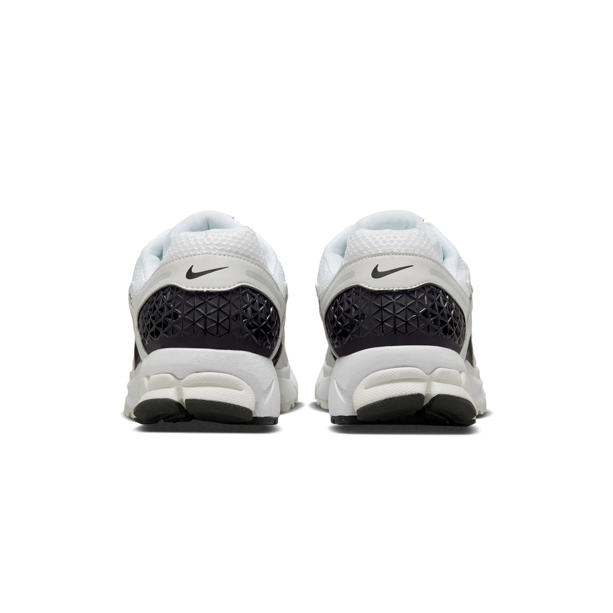 Nike Mens Zoom Vomero 5 Shoes - Image 3