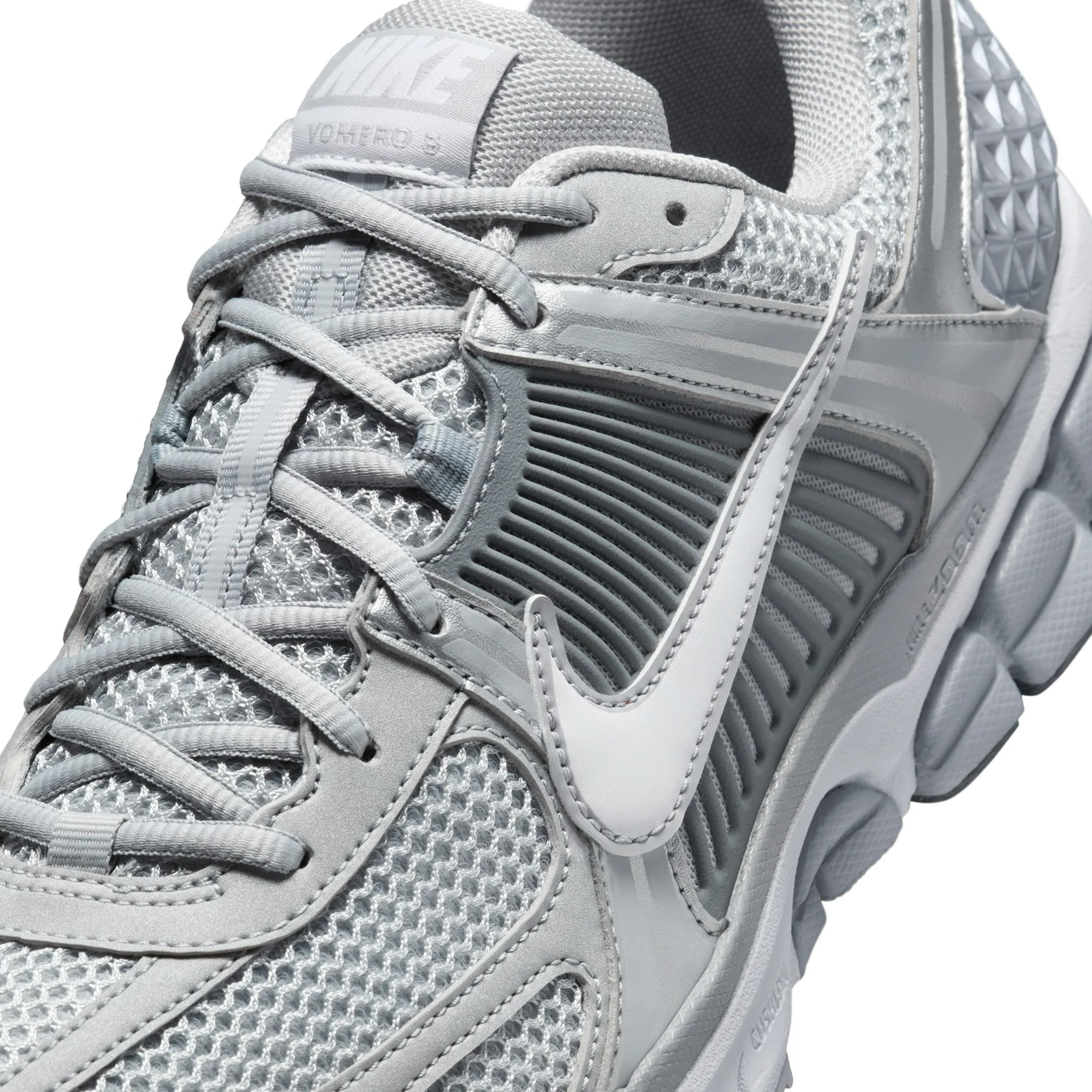 Nike Mens Zoom Vomero 5 Shoes - Image 4