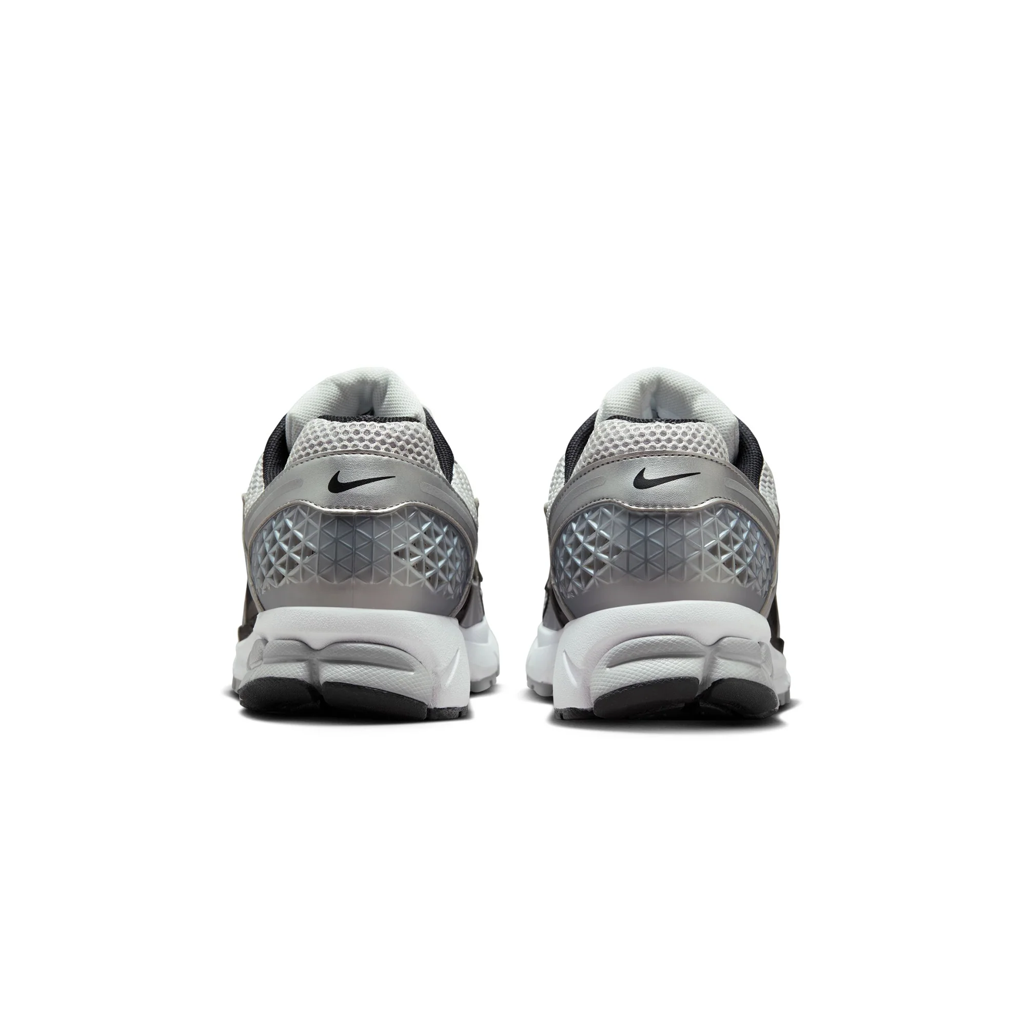 Nike Mens Zoom Vomero 5 Shoes - Image 3
