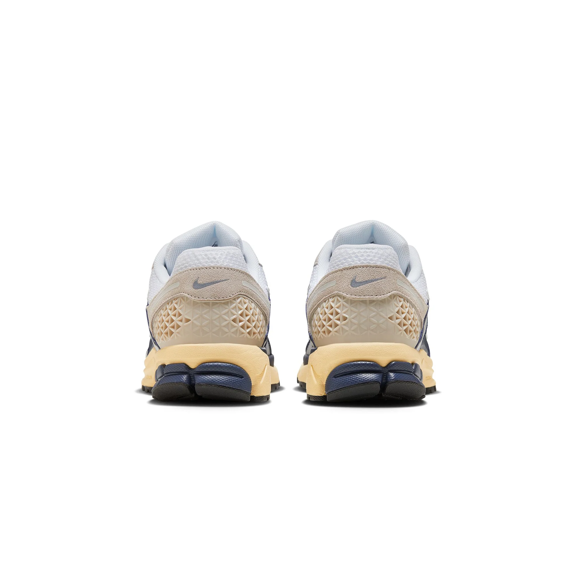Nike Mens Zoom Vomero 5 Shoes - Image 3