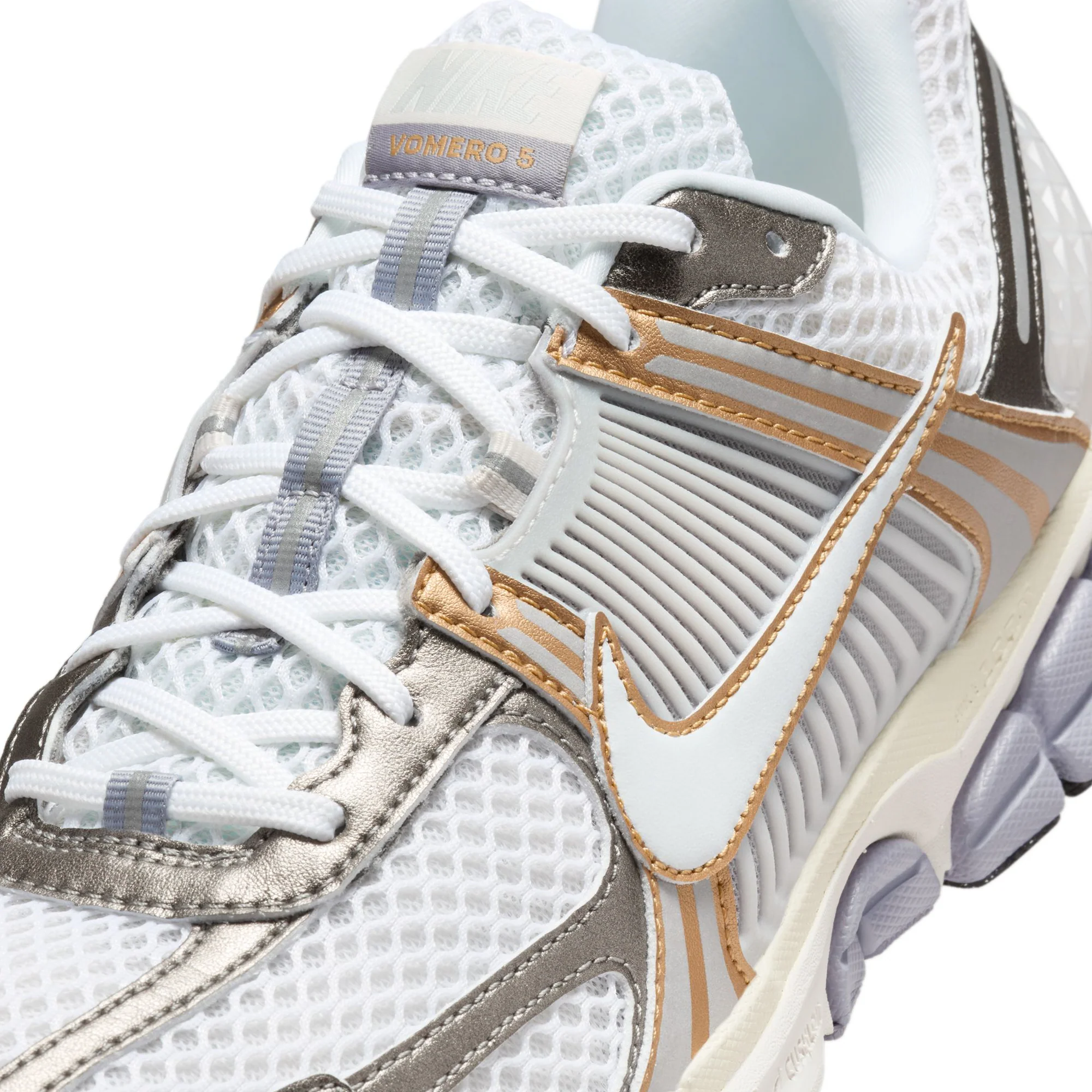 Nike Mens Zoom Vomero 5 Shoes - Image 4