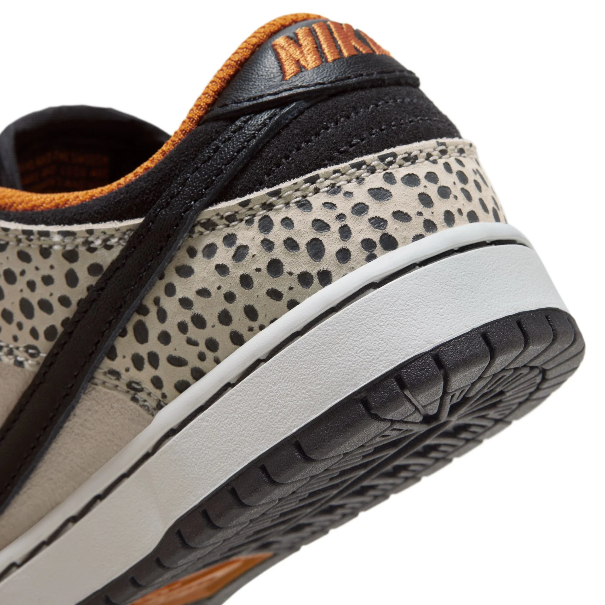Nike SB Little Kids Dunk Low Pro Electric Shoes - Image 4