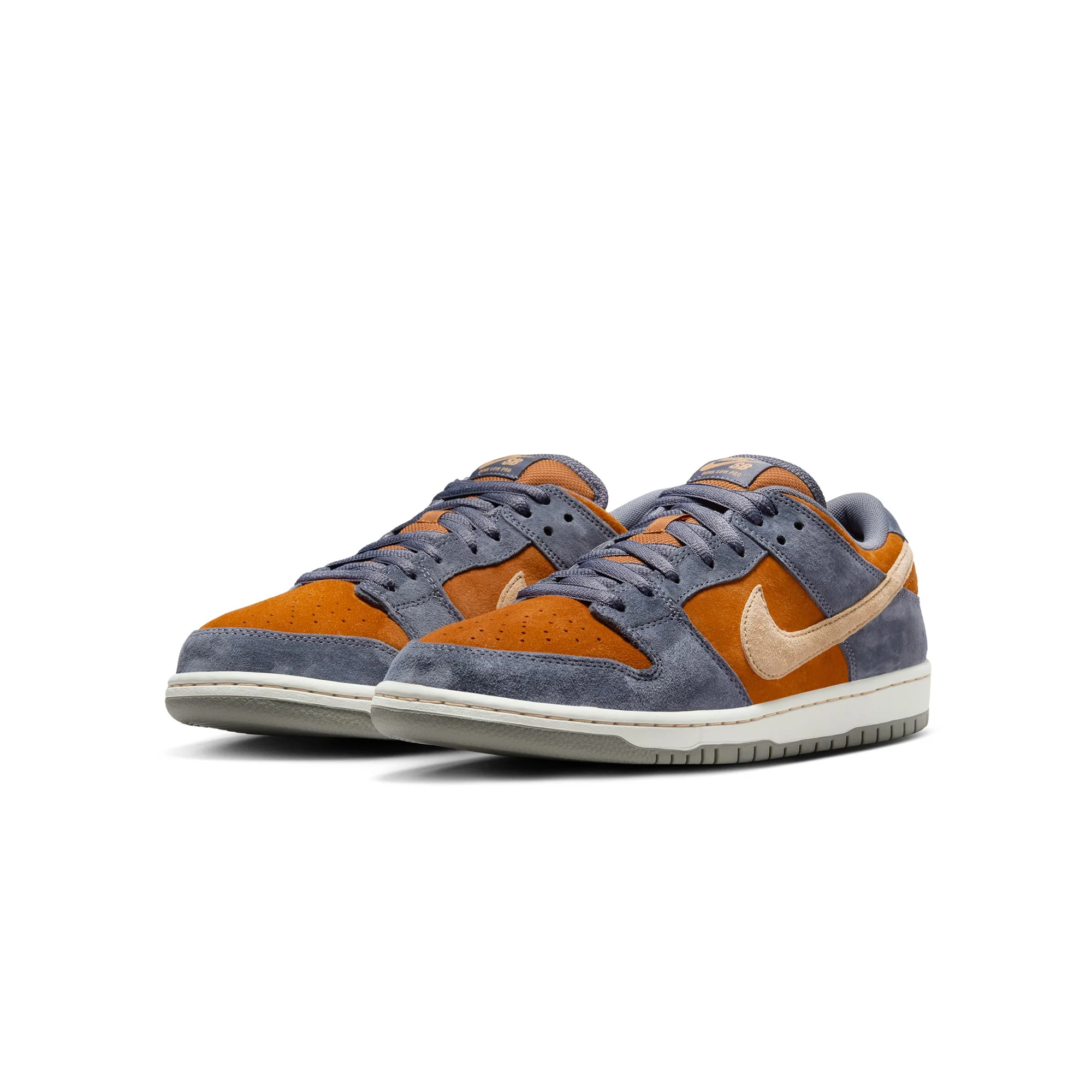 Nike SB Men Dunk Low Pro Shoes - Image 2