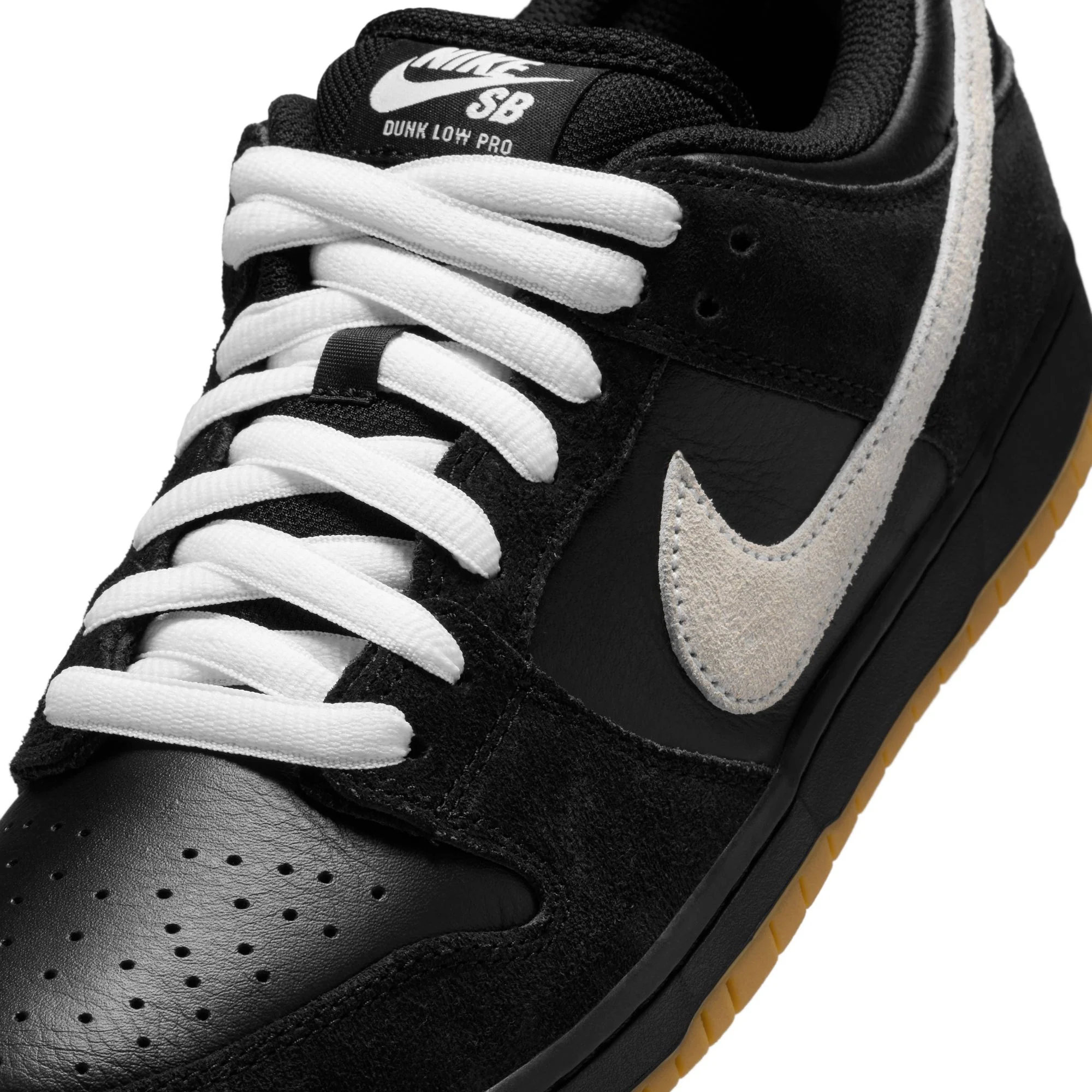 Nike SB Mens Dunk Low Pro Shoes - Image 4