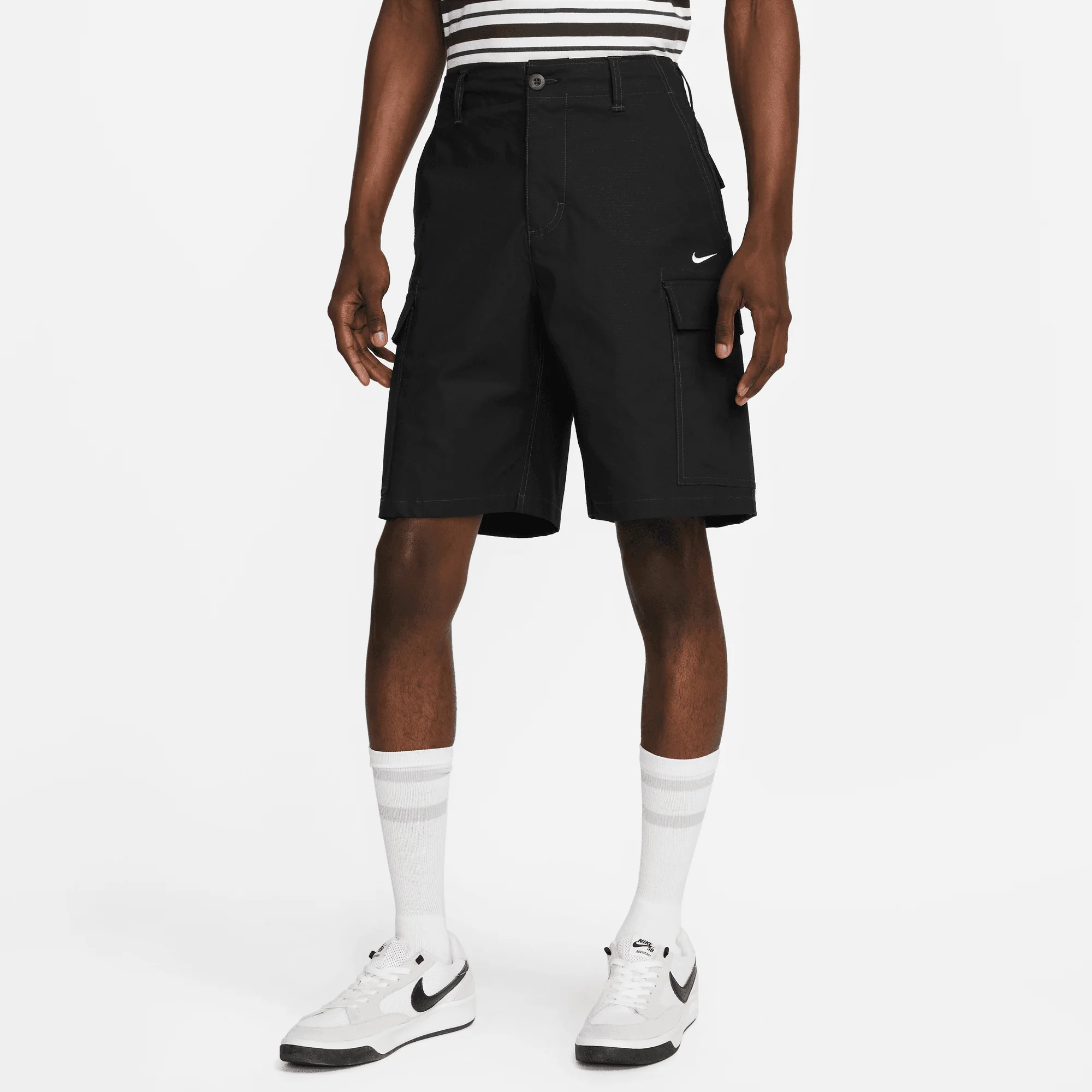 Nike SB Mens Skate Cargo Shorts Black - Image 2