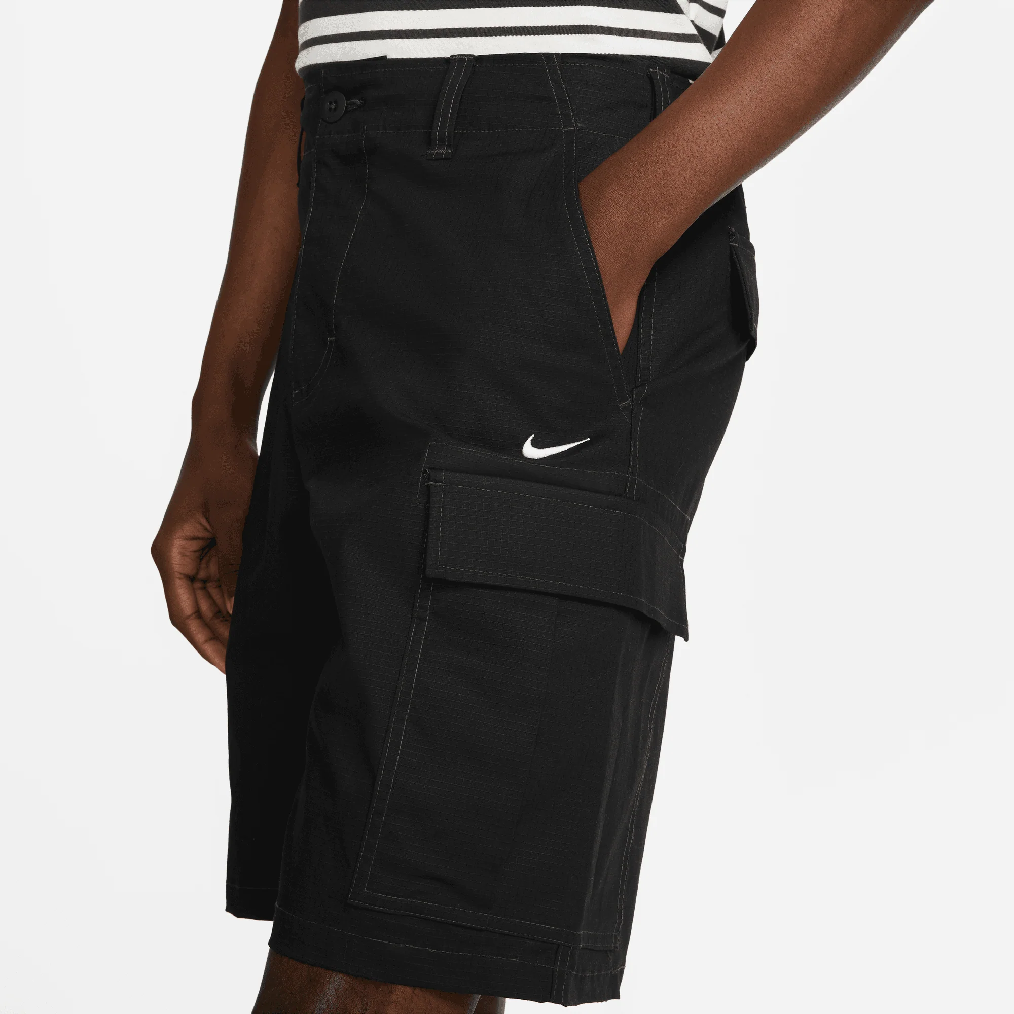 Nike SB Mens Skate Cargo Shorts Black - Image 4