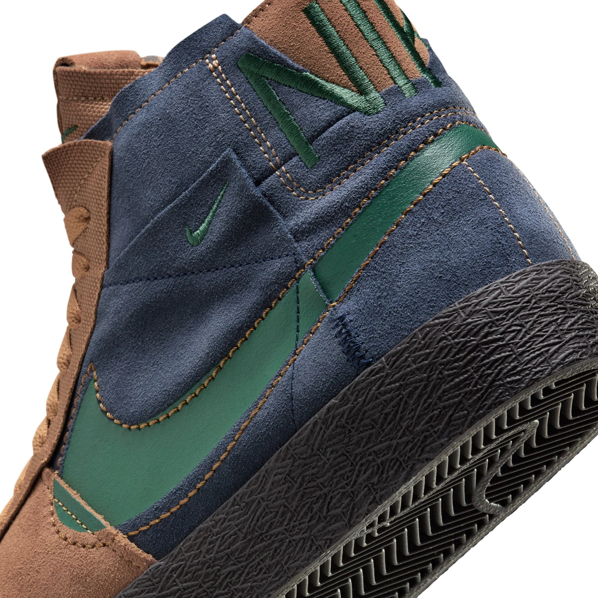 Nike SB Mens Zoom Blazer Mid PRM Shoes - Image 4