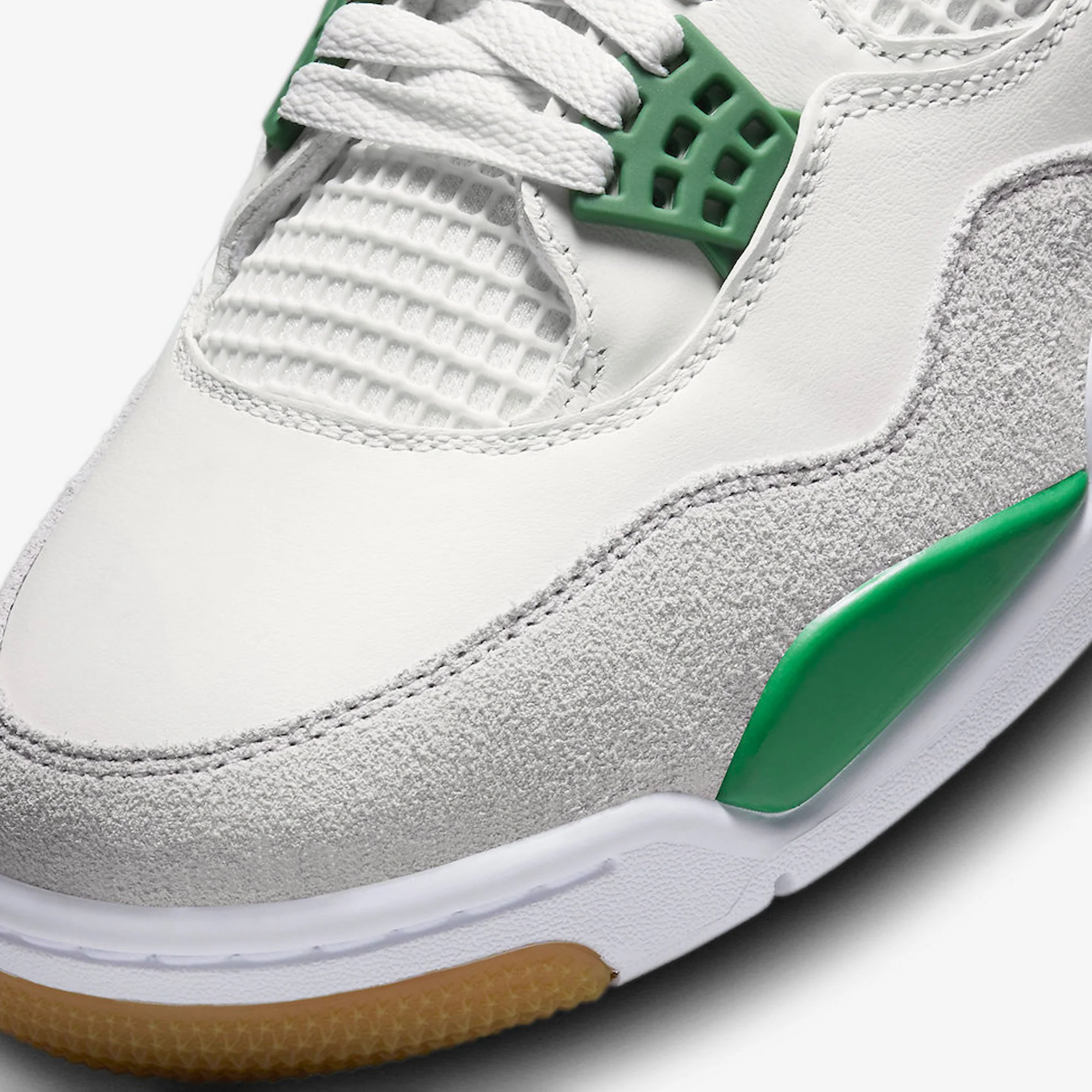 Nike SB x Air Jordan Retro 4 Shoes 'Pine Green' - Image 4