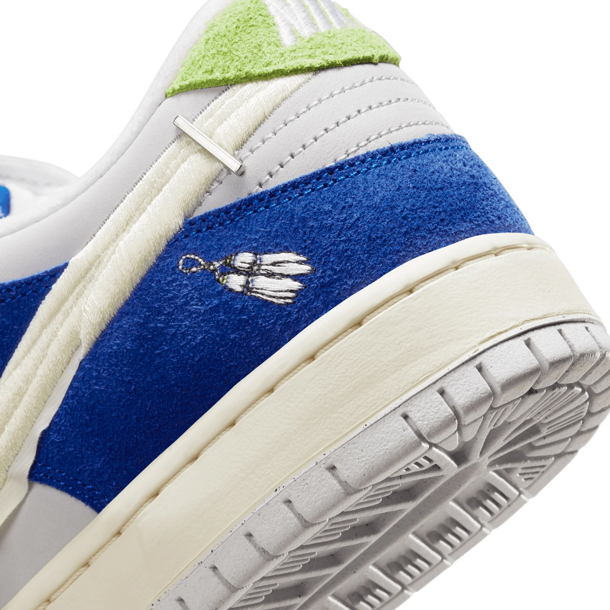 Nike SB x Fly Streetwear Mens Dunk Low Pro Shoes - Image 4