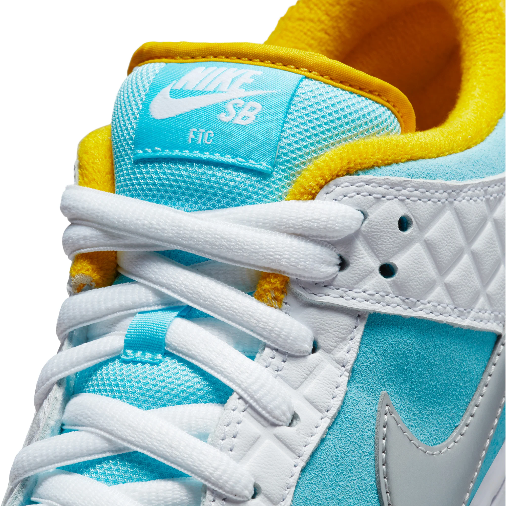 Nike SB x FTC Dunk Low Pro Shoes - Image 4