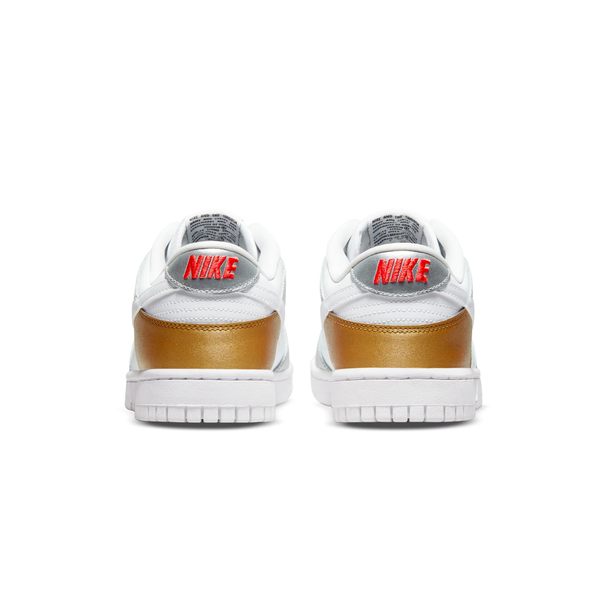 Nike Womens Dunk Low SE Shoes - Image 3