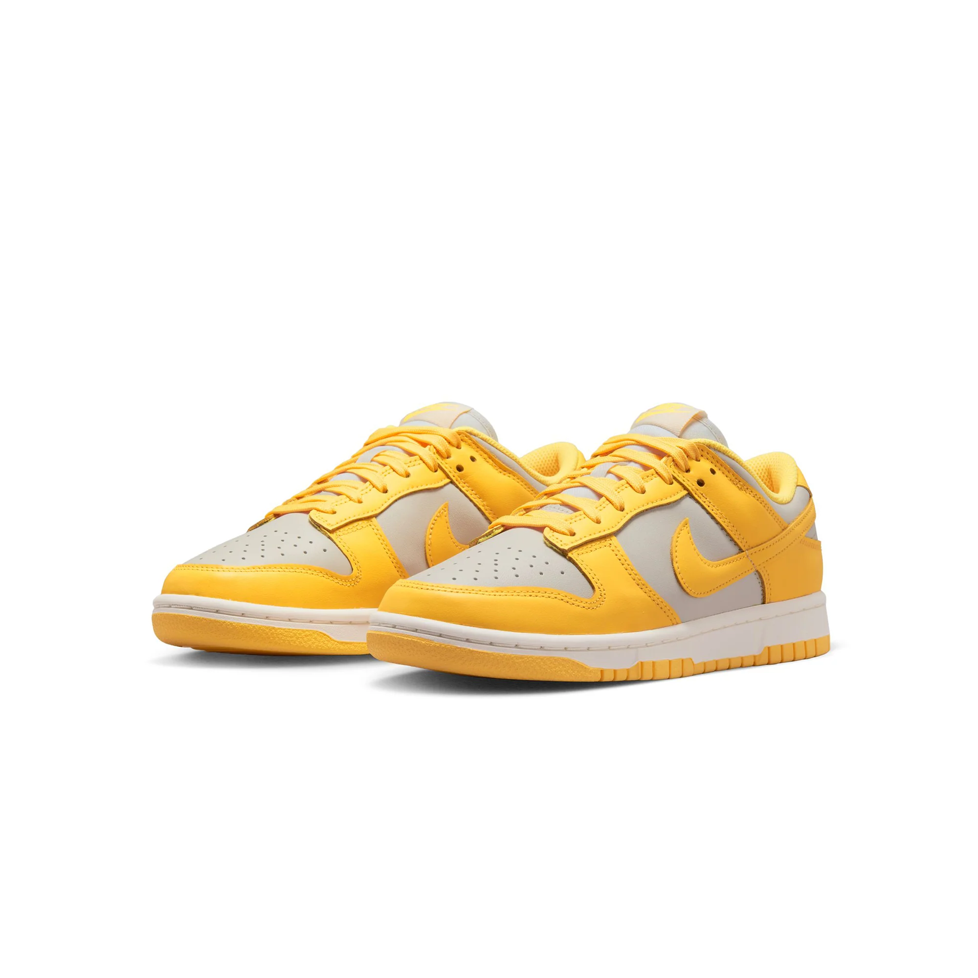 Nike Womens Dunk Low Shoes - Image 2
