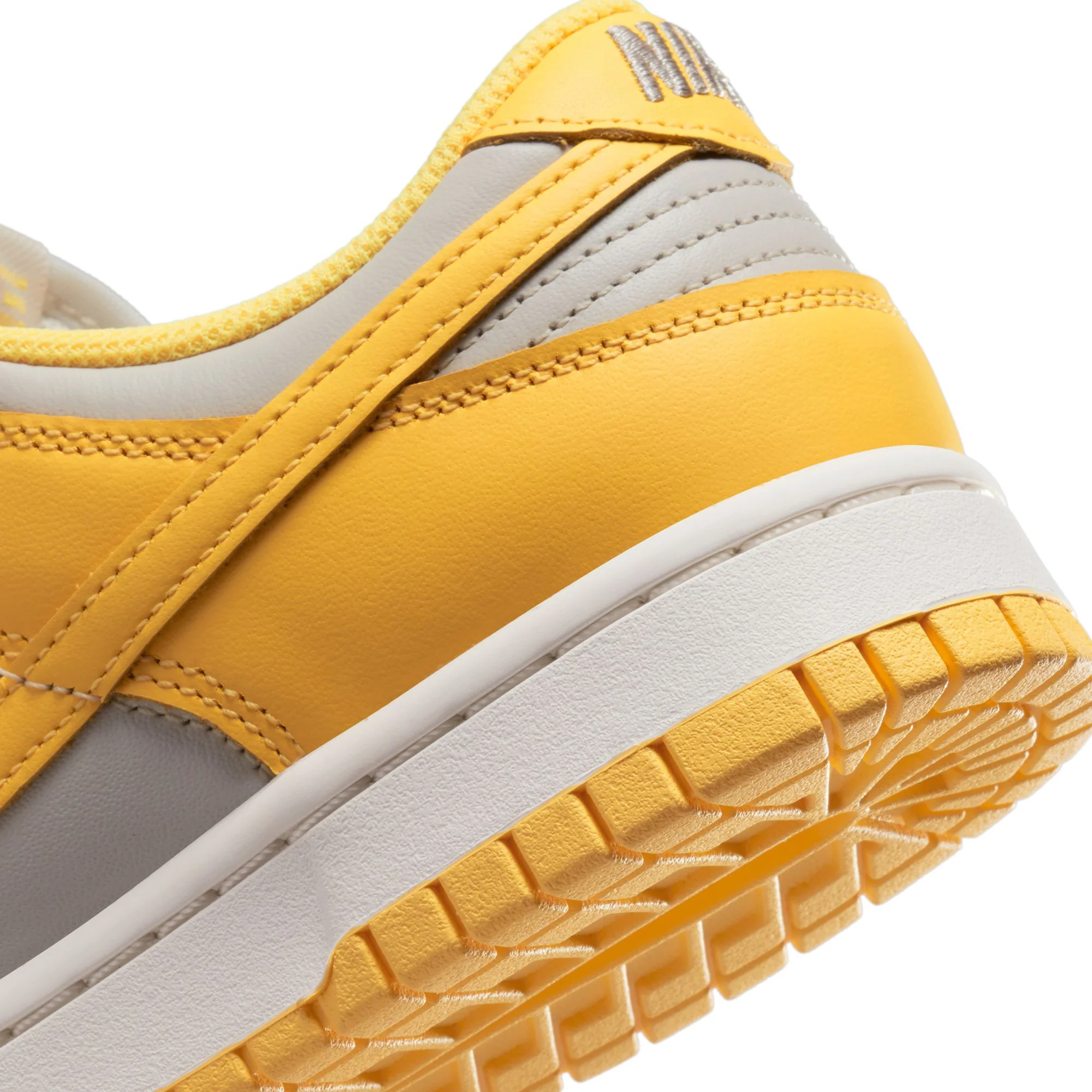 Nike Womens Dunk Low Shoes - Image 4