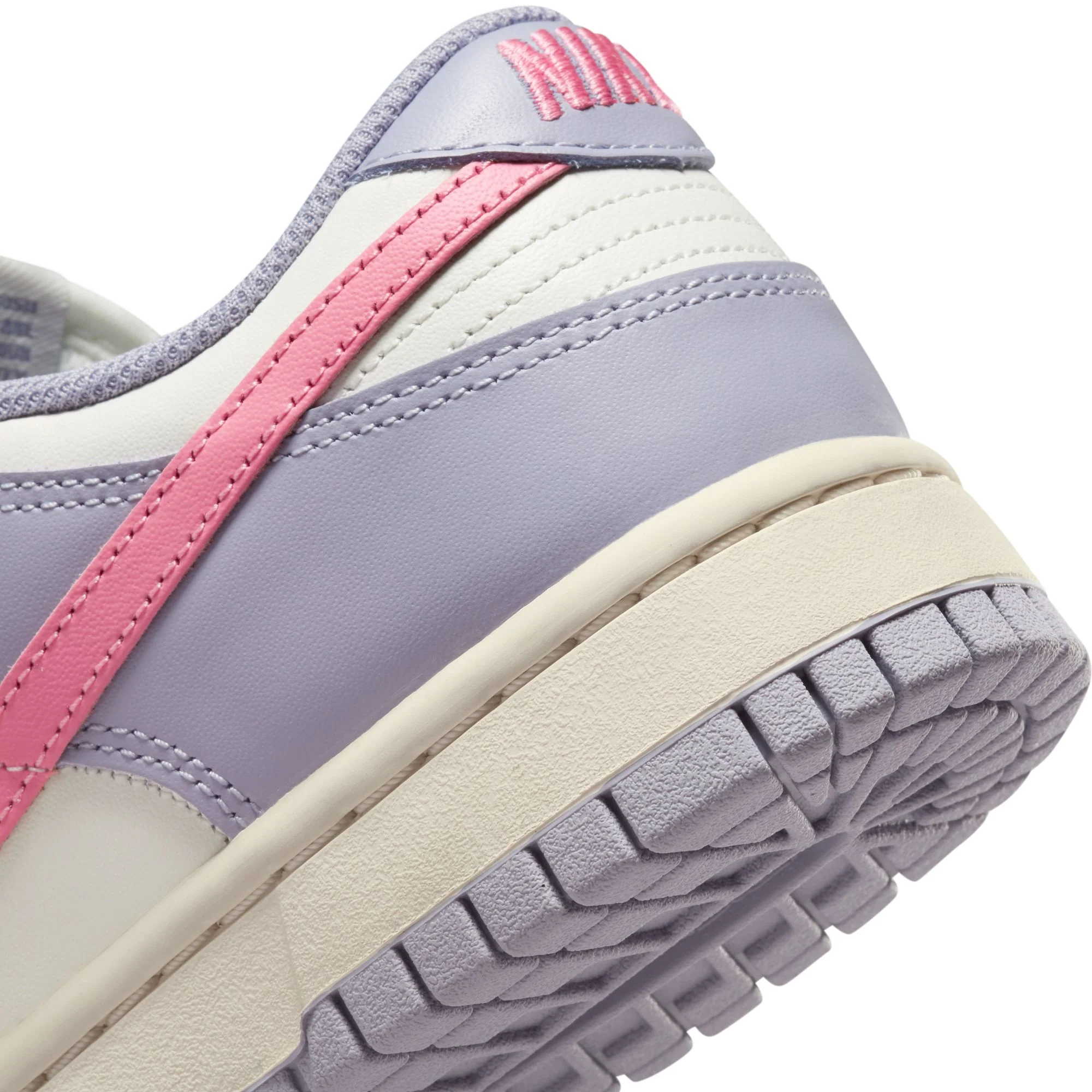 Nike Womens Dunk Low Shoes - Image 4