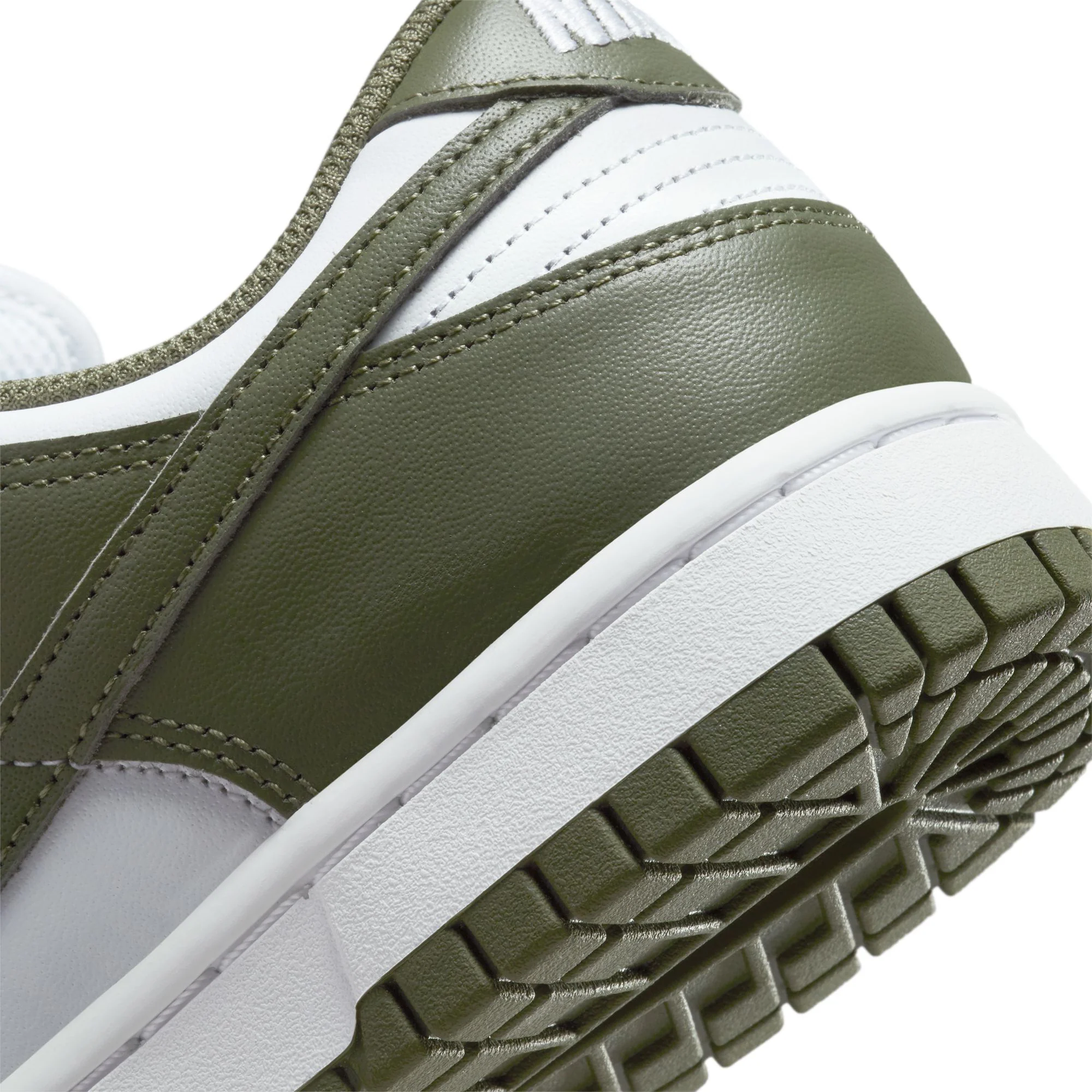 Nike Womens Dunk Low Shoes - Image 4