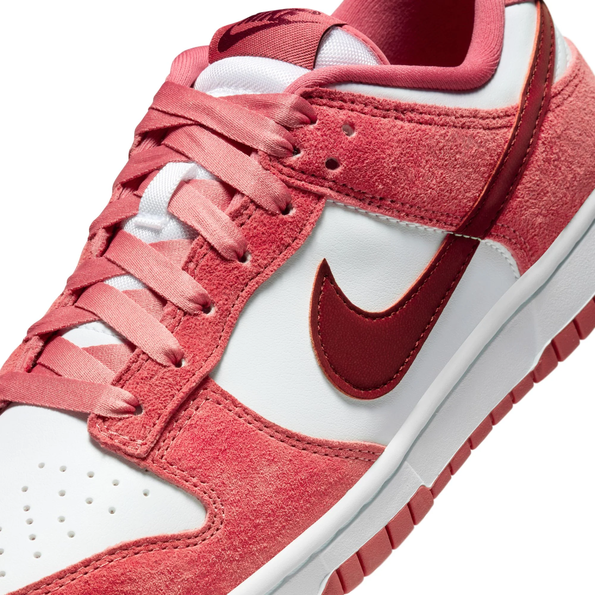 Nike Womens Dunk Low Shoes - Image 3