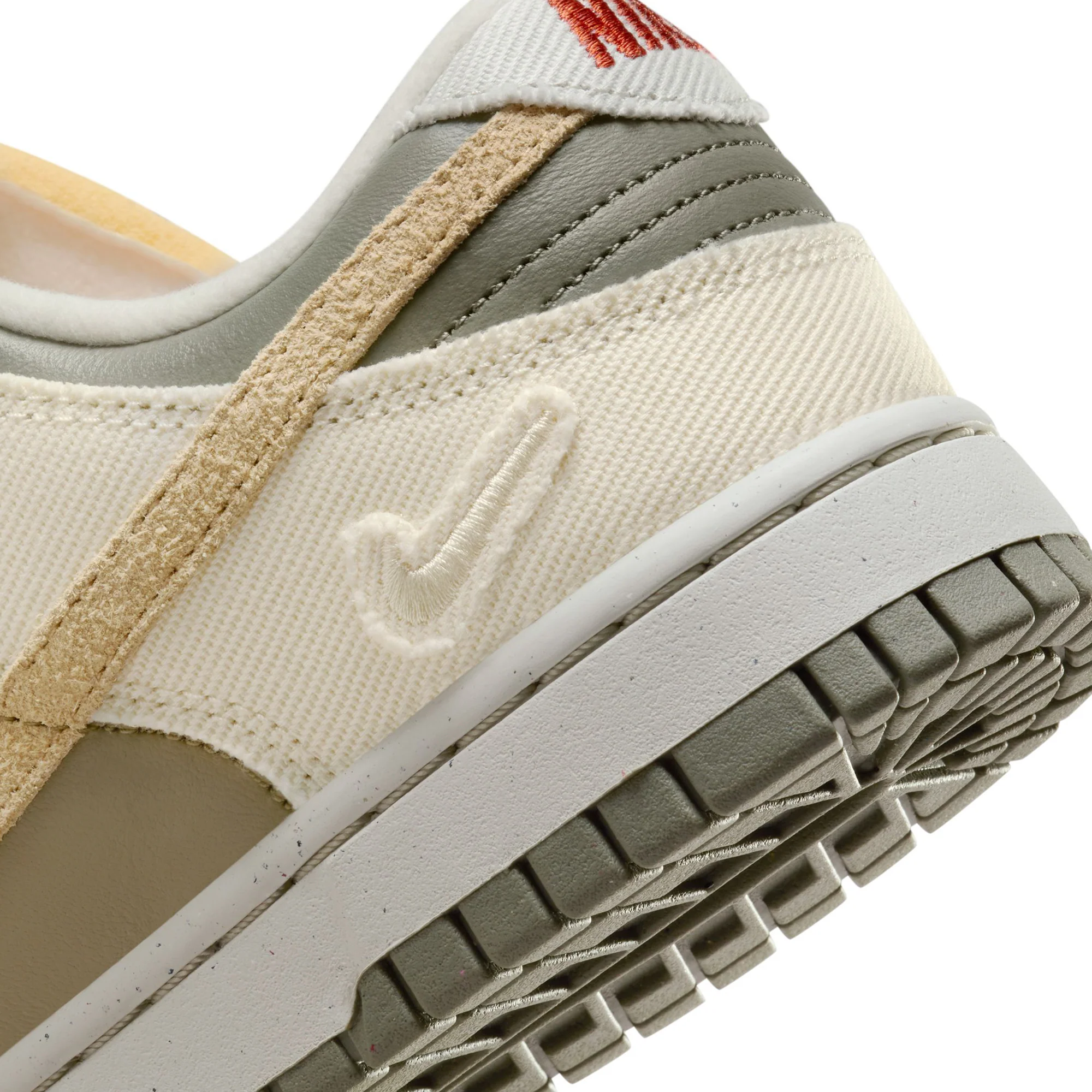 Nike Womens Dunk Low Shoes - Image 4