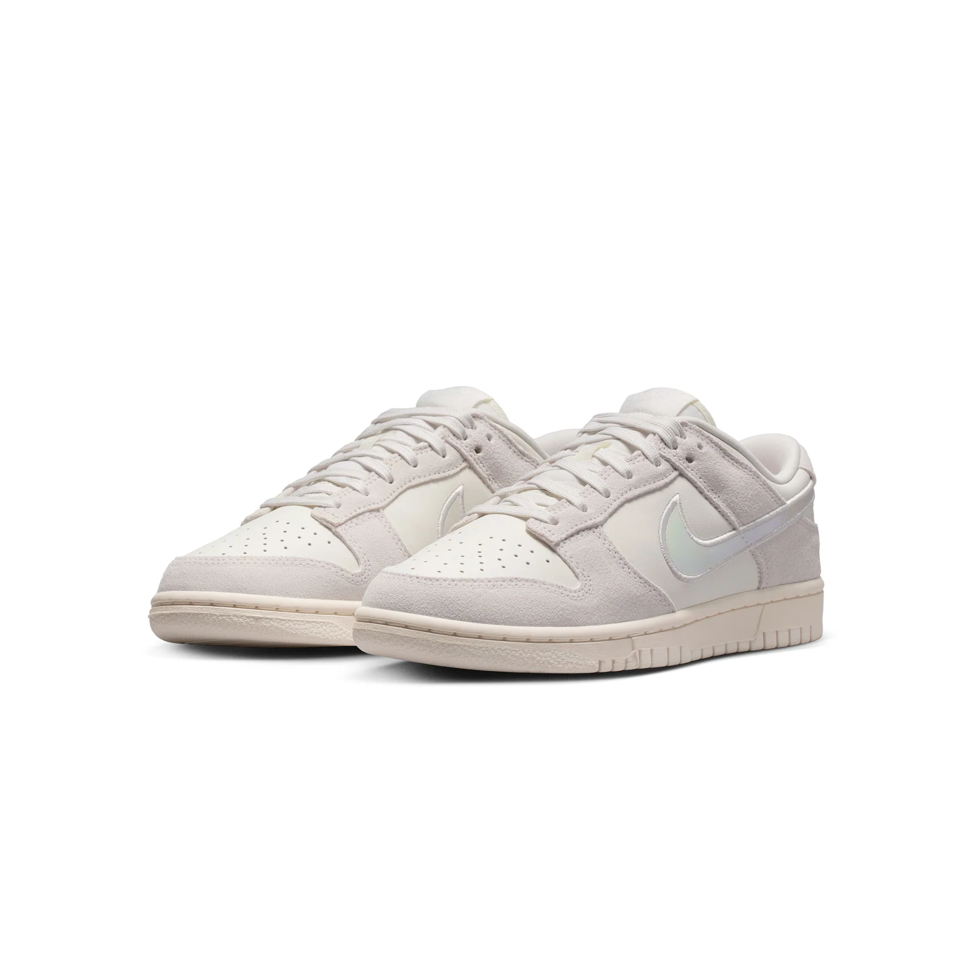 Nike Womens Dunk Low Shoes - Image 2