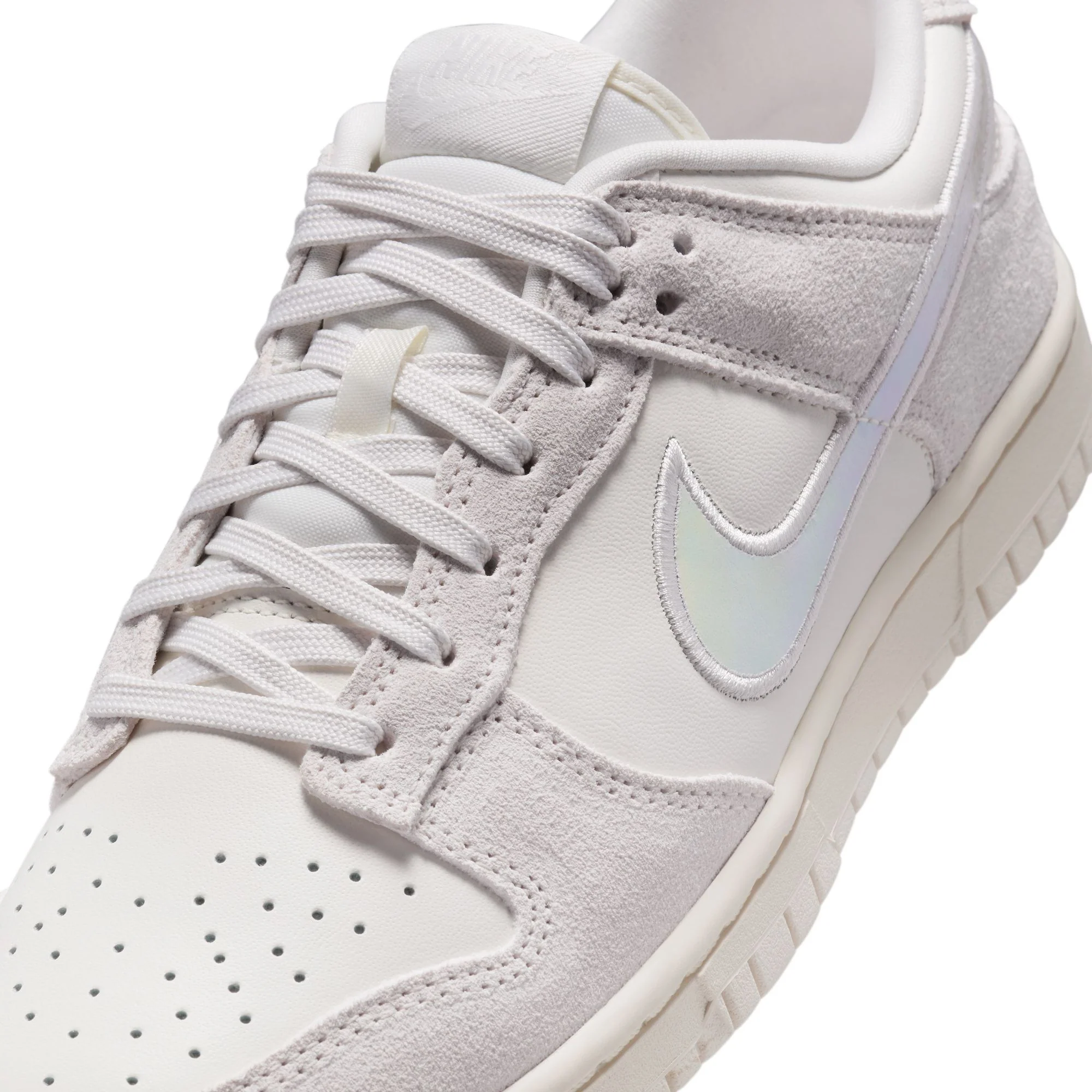 Nike Womens Dunk Low Shoes - Image 4