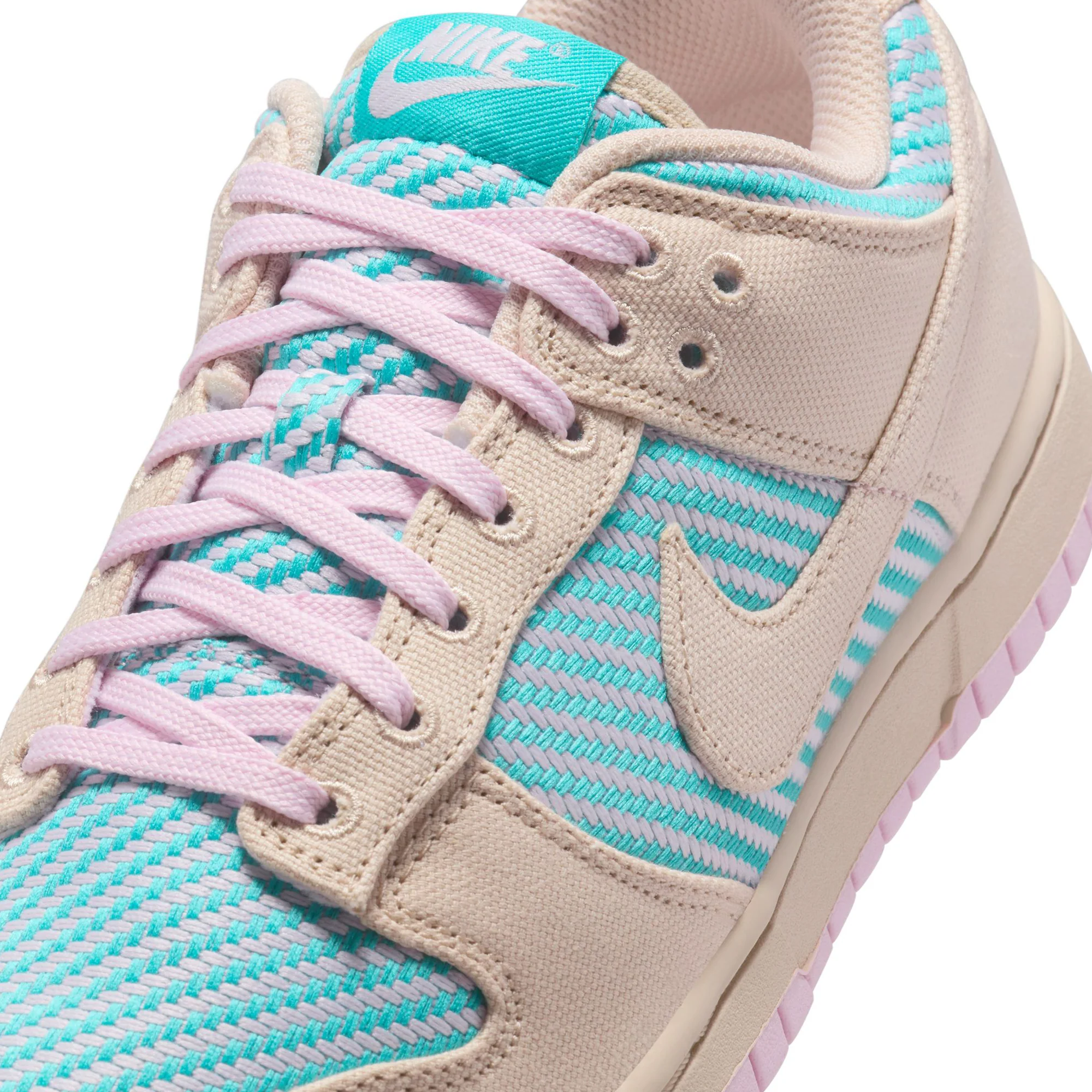 Nike Womens Dunk Low Shoes - Image 4
