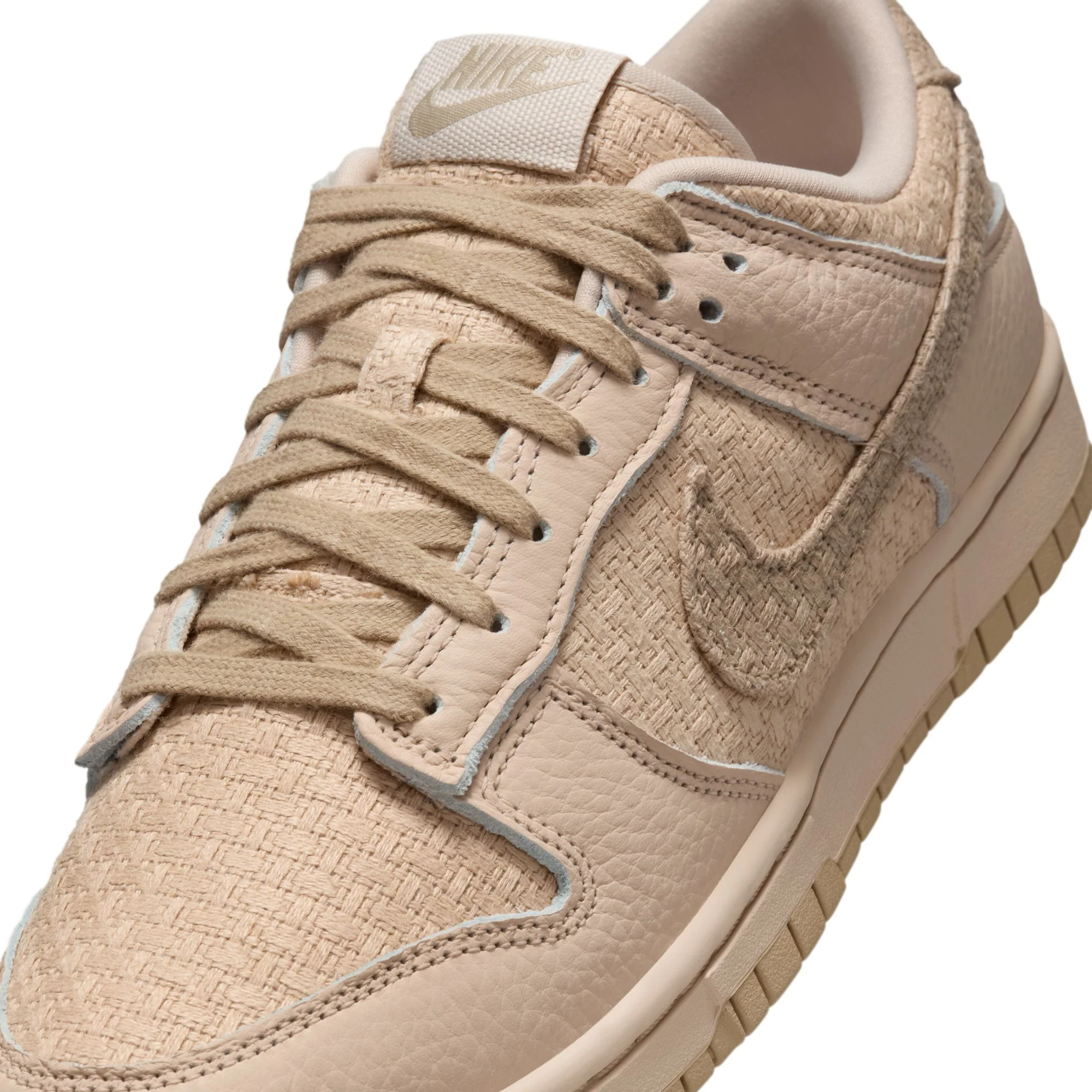 Nike Womens Dunk Low Shoes - Image 4
