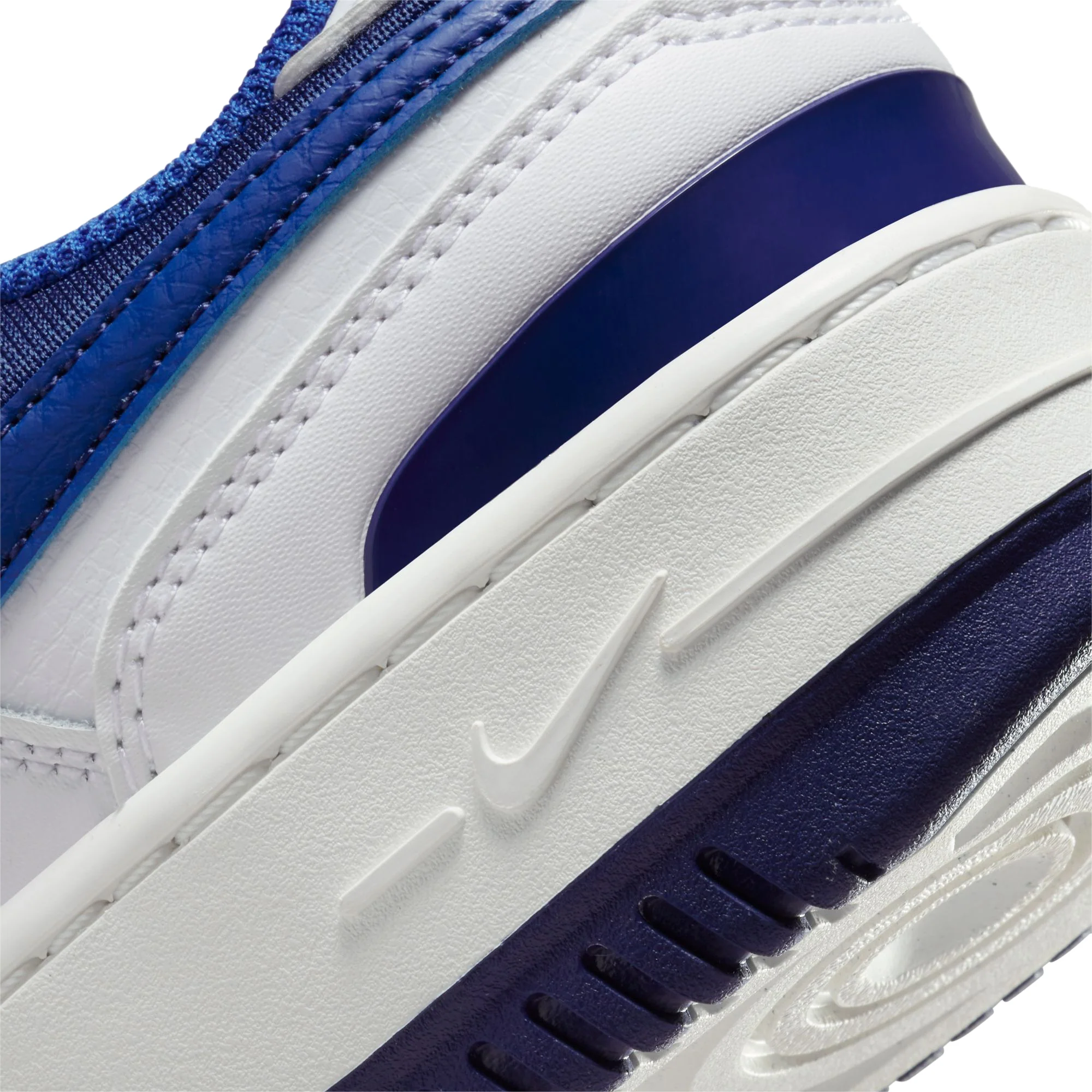 Nike Womens Gamma Force Shoes - Image 4